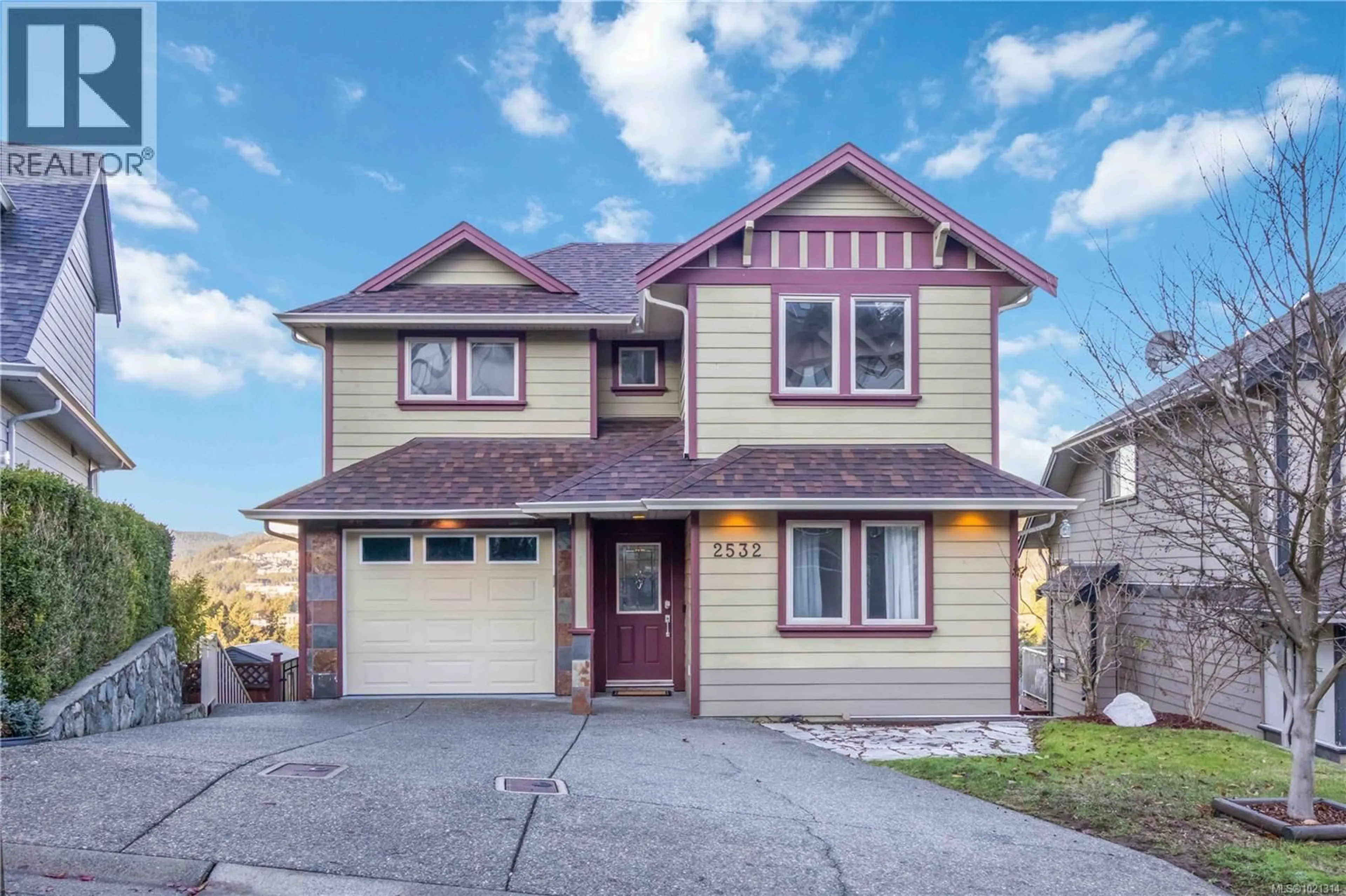 Home with vinyl exterior material, street for 2532 LEGACY RIDGE, Langford British Columbia V9B0A1