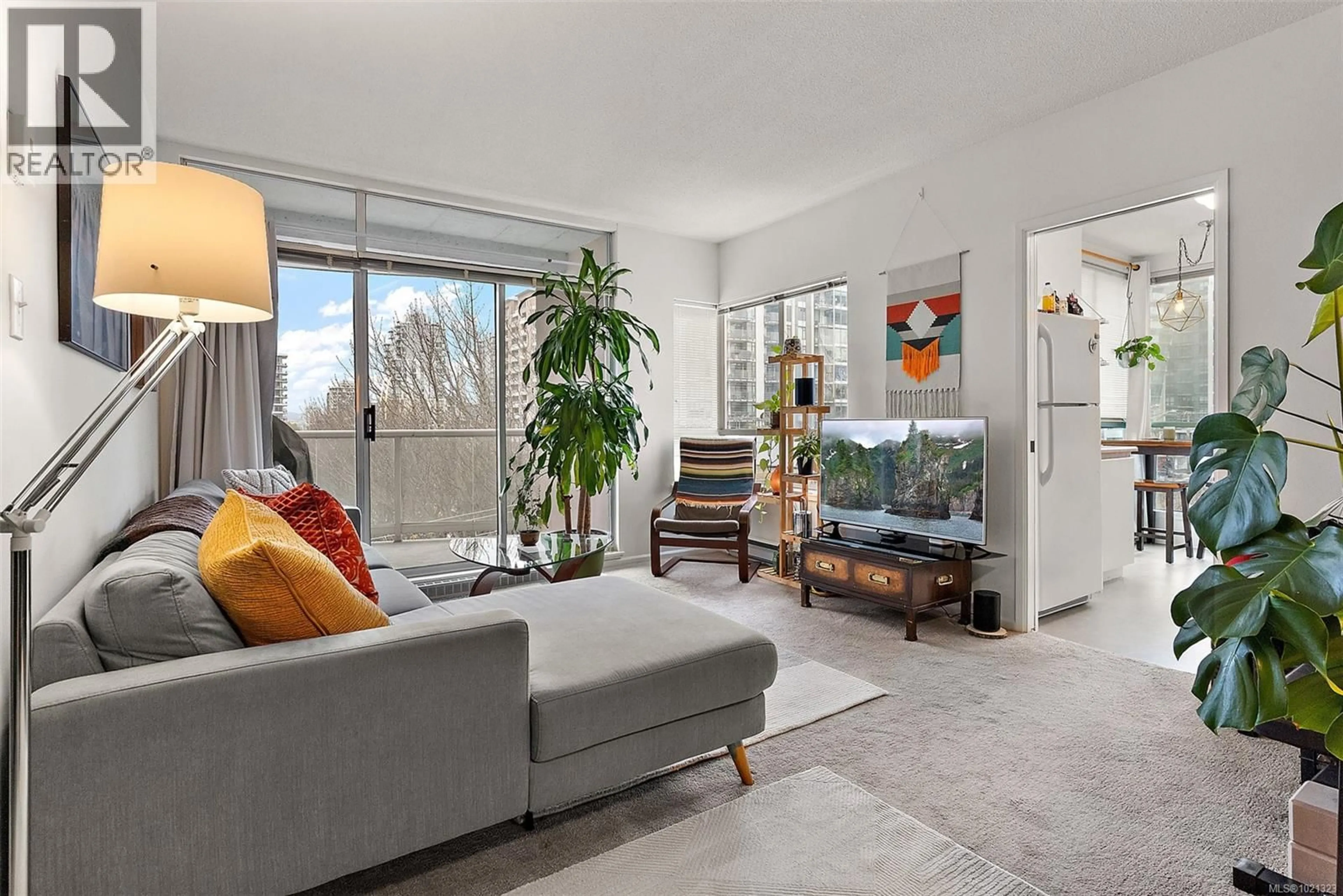 Living room with furniture, unknown for 603 - 1010 VIEW STREET, Victoria British Columbia V8V4Y3