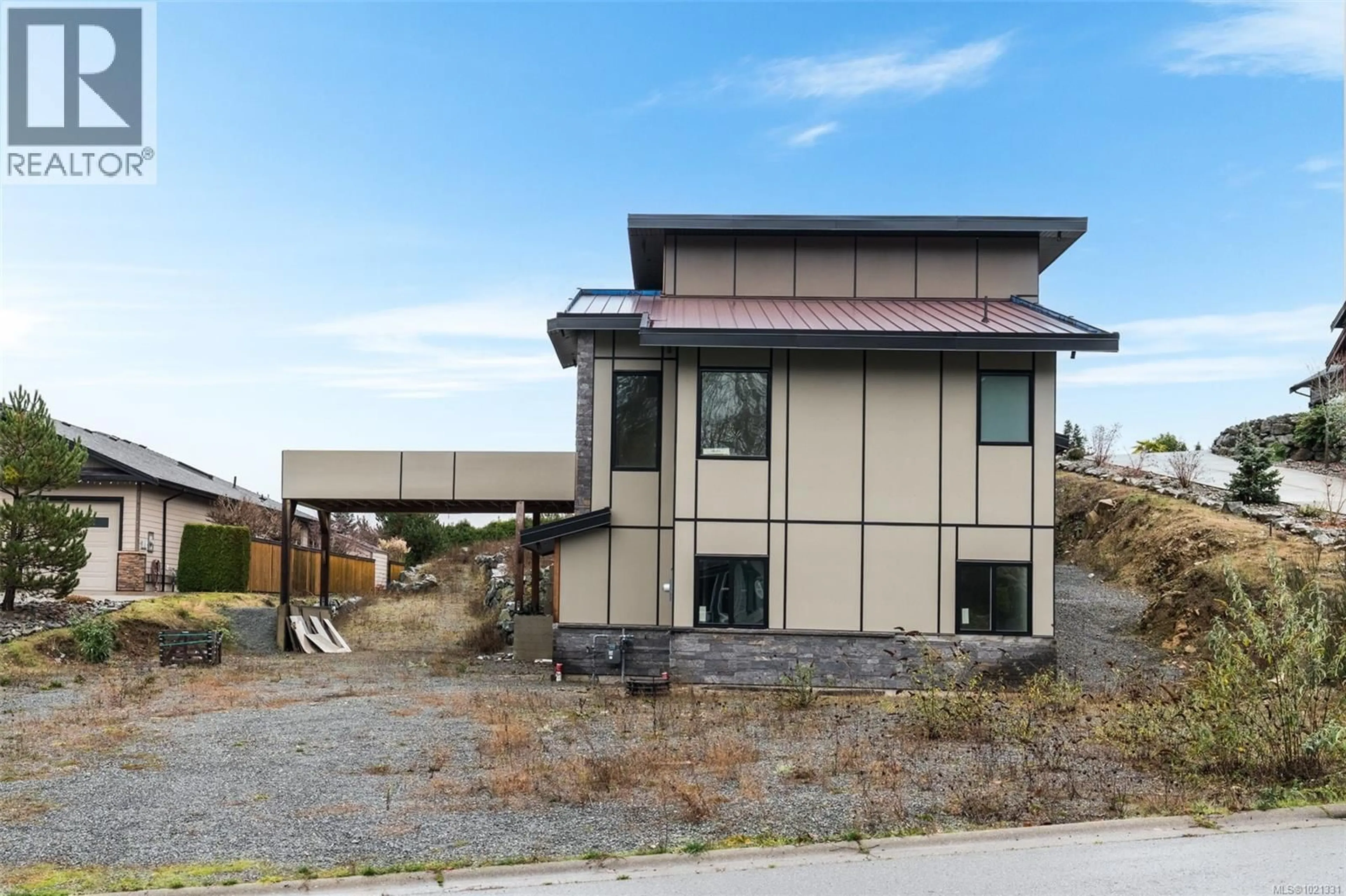 Home with vinyl exterior material, building for 654 SENTINEL DRIVE, Mill Bay British Columbia V8H1H7