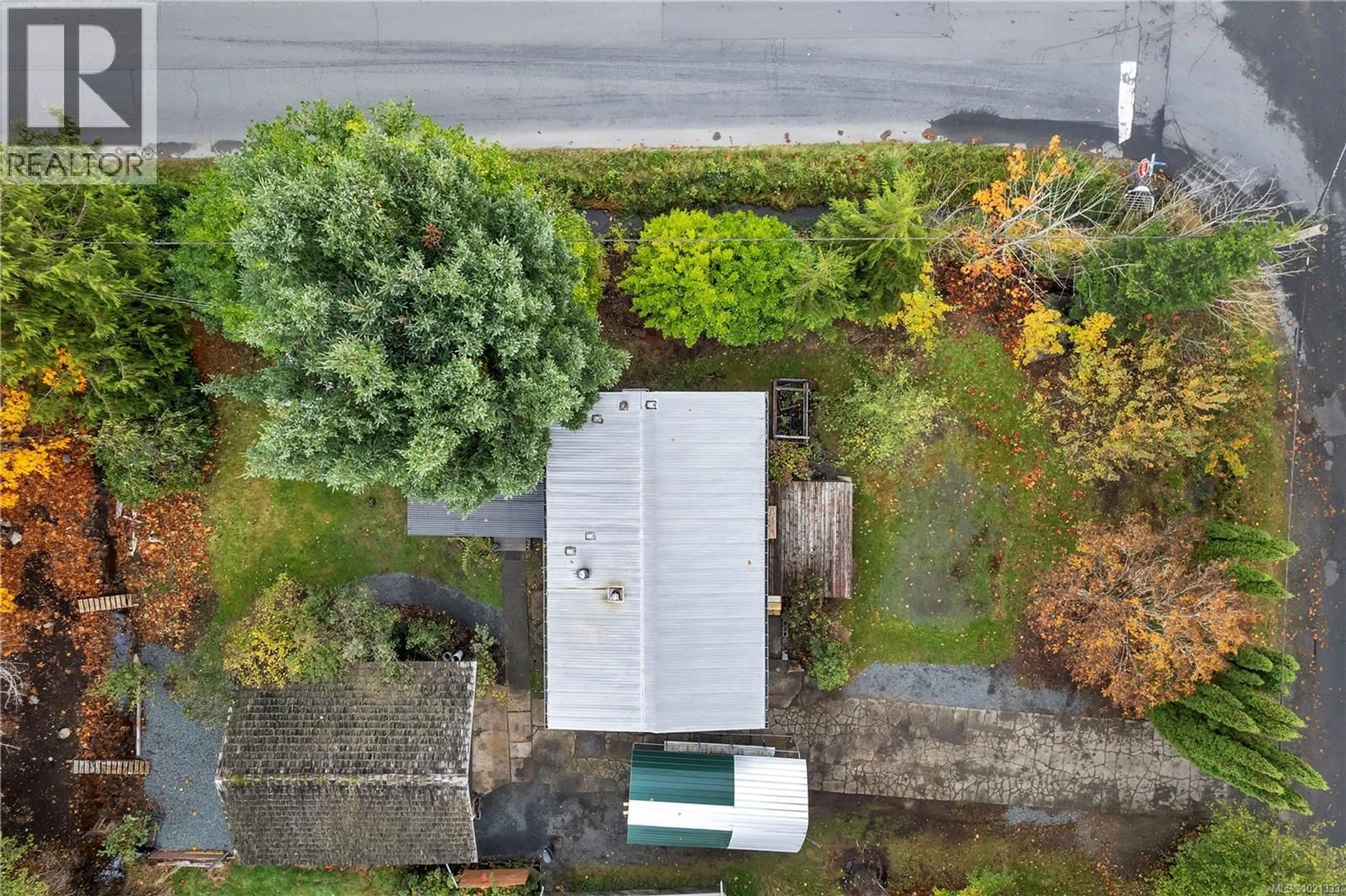 A pic from outside/outdoor area/front of a property/back of a property/a pic from drone, street for 1760 MCDONALD ROAD, Campbell River British Columbia V9W5K1
