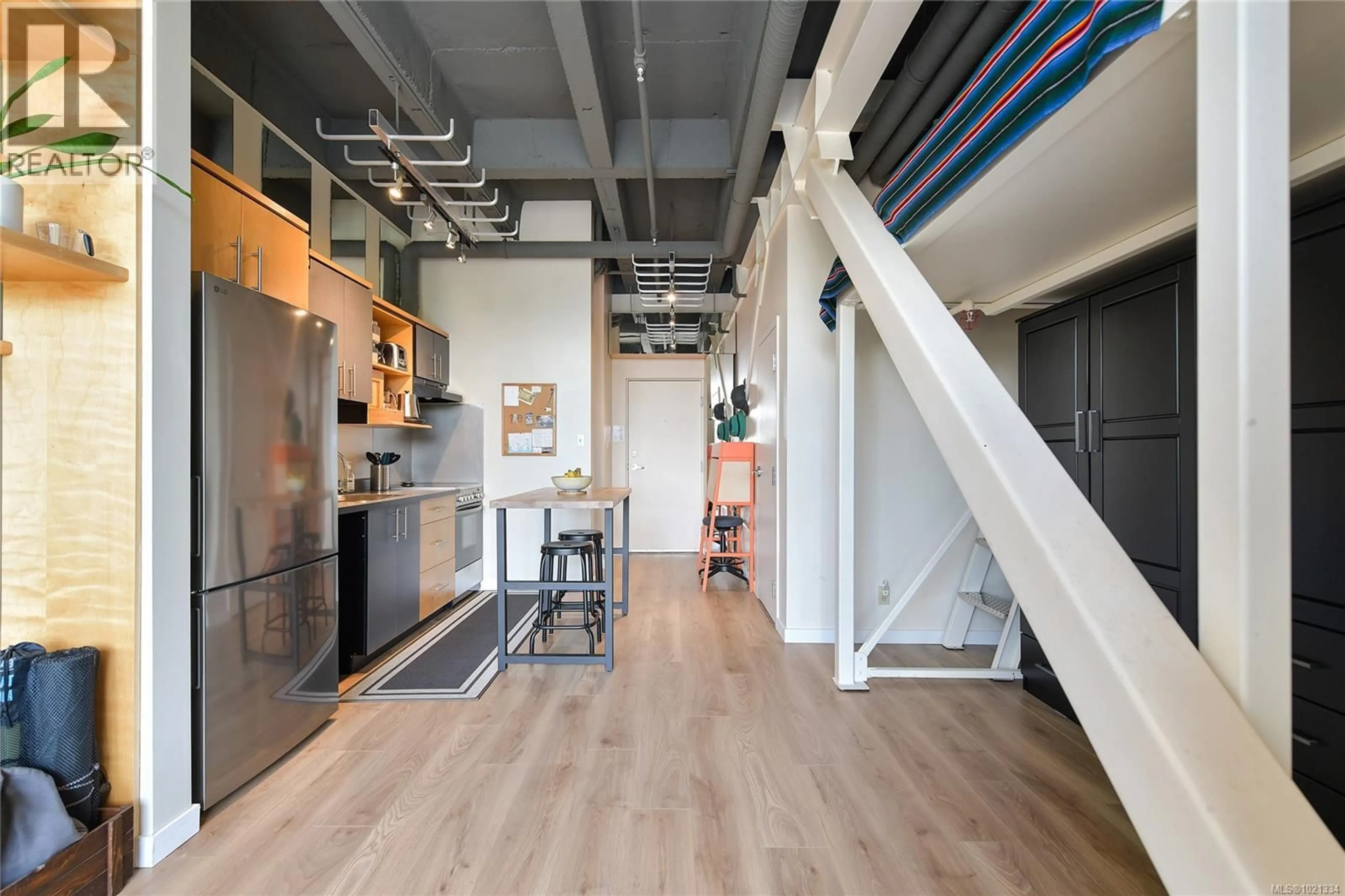 Unknown for 513 - 1061 FORT STREET, Victoria British Columbia V8V5A1