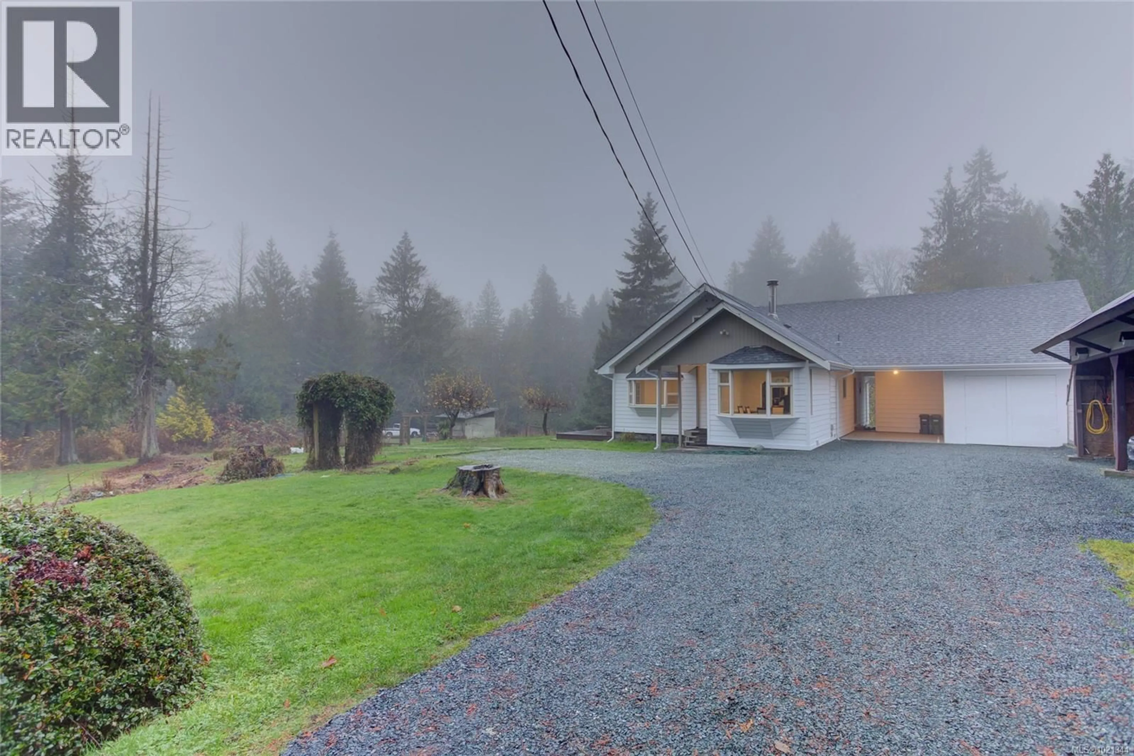 A pic from outside/outdoor area/front of a property/back of a property/a pic from drone, unknown for 8147 SHASTA ROAD, Crofton British Columbia V0R1K0