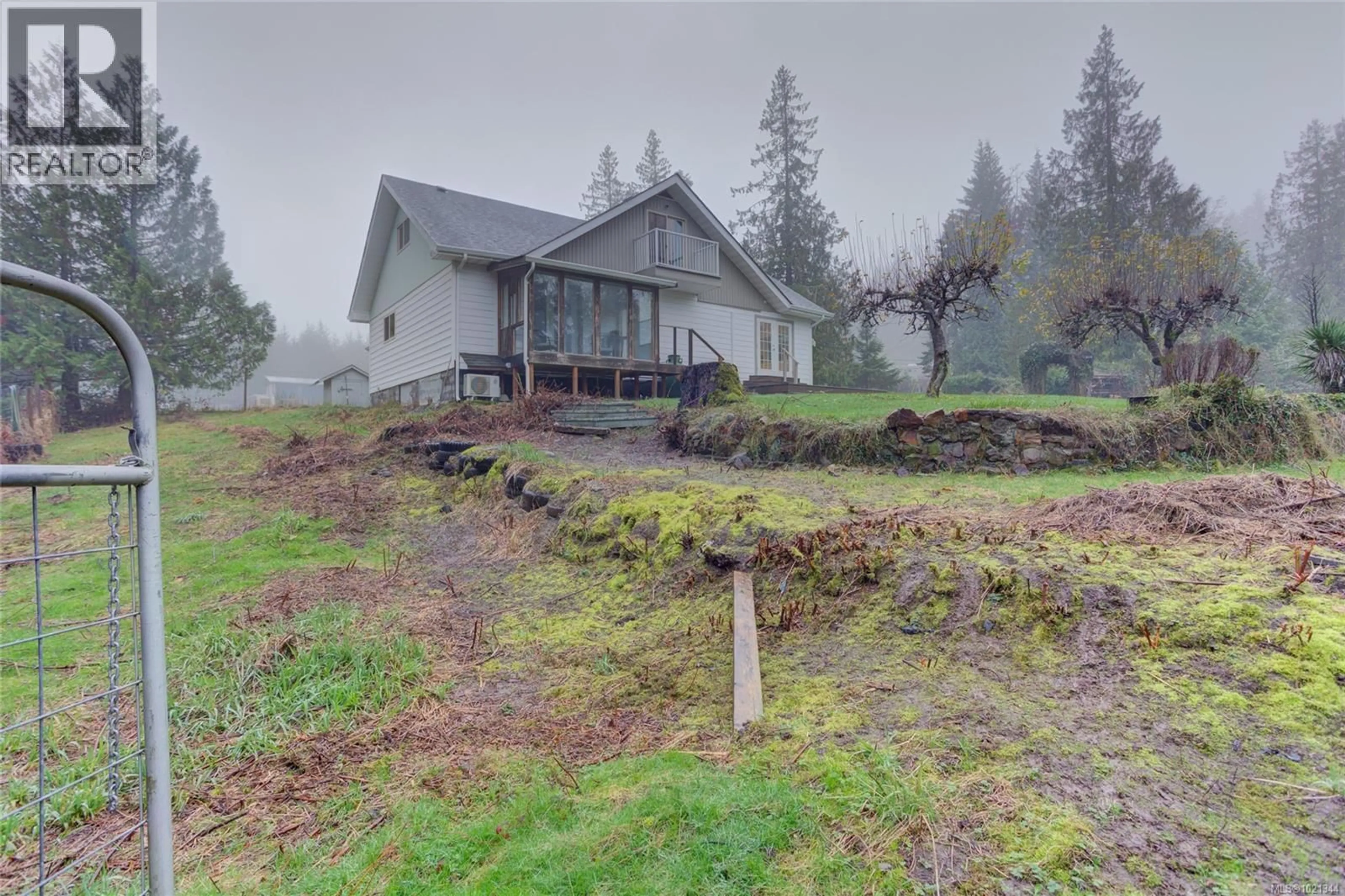 A pic from outside/outdoor area/front of a property/back of a property/a pic from drone, unknown for 8147 SHASTA ROAD, Crofton British Columbia V0R1K0