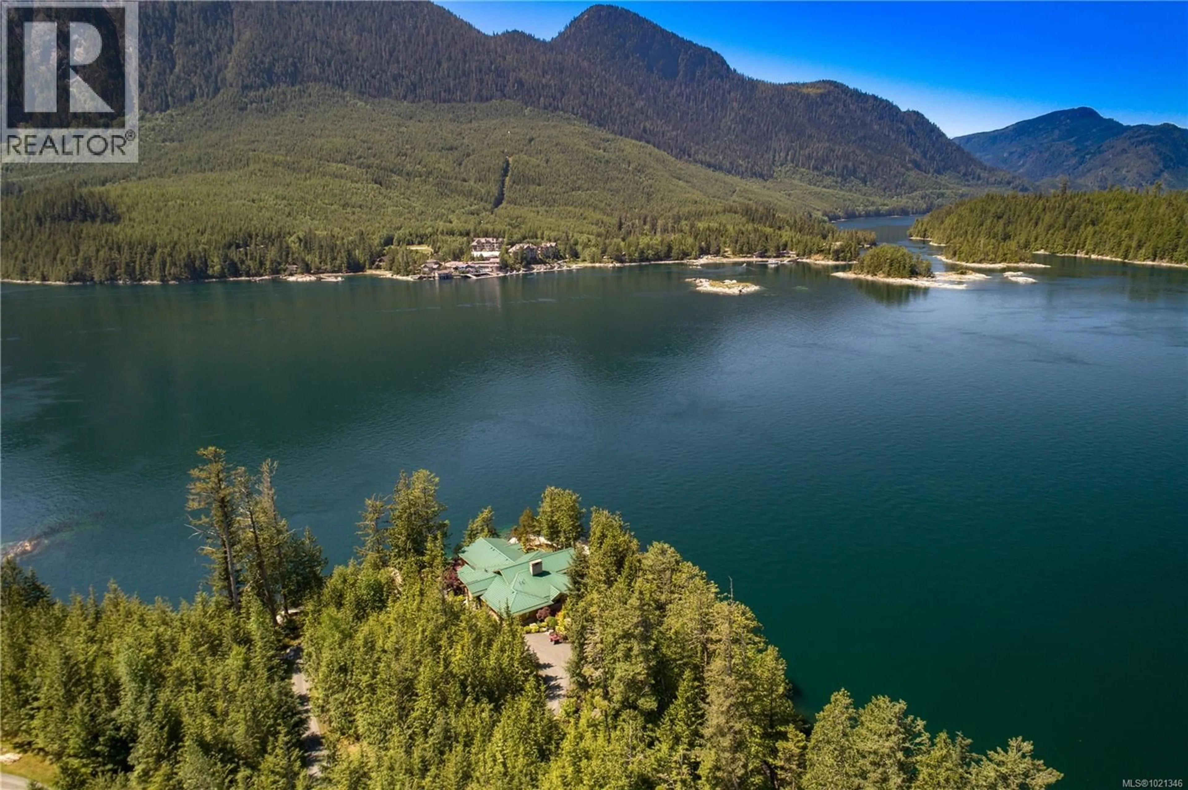 A pic from outside/outdoor area/front of a property/back of a property/a pic from drone, water/lake/river/ocean view for 1 STUART ISLAND, Stuart Island British Columbia V0P1V0
