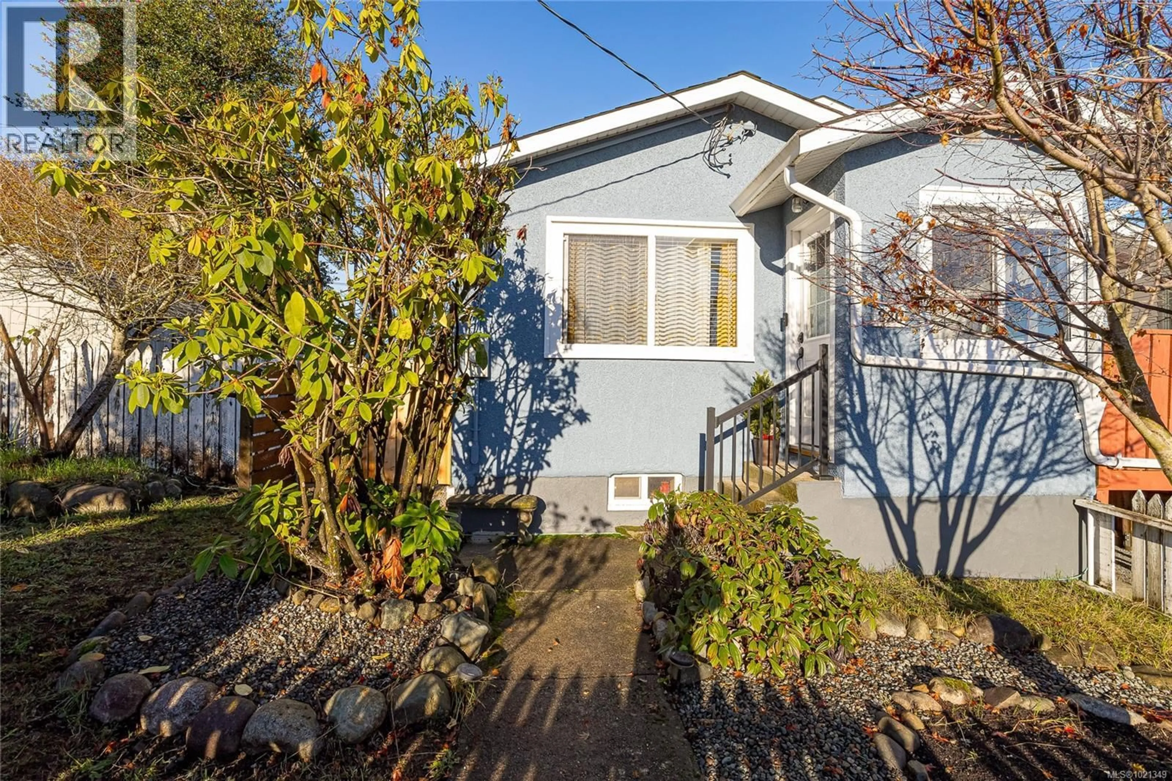 Patio, street for 320 BULLER STREET, Ladysmith British Columbia V9G1B1