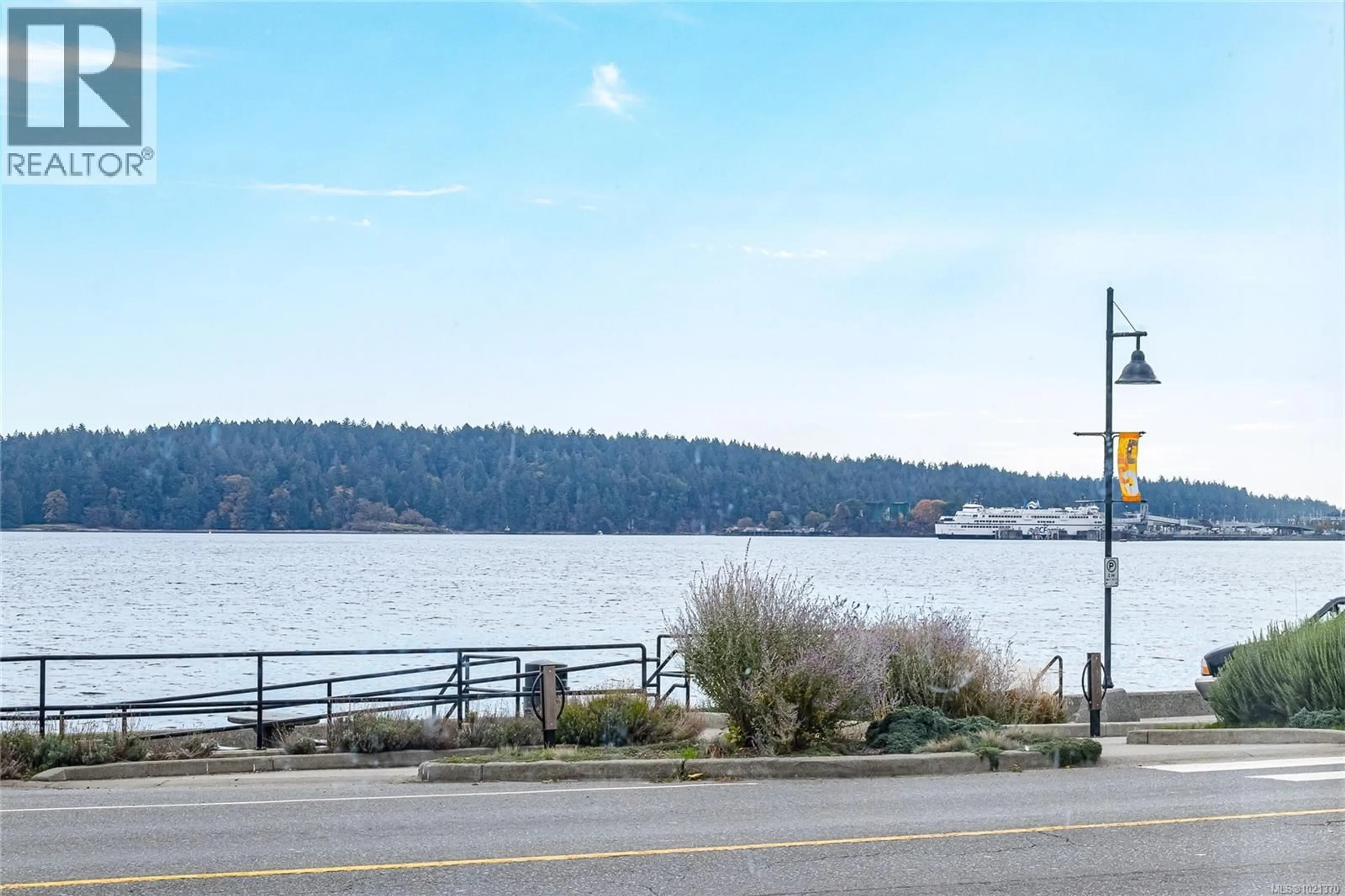 Blurry image for 110 - 2815 DEPARTURE BAY ROAD, Nanaimo British Columbia V9S5P4