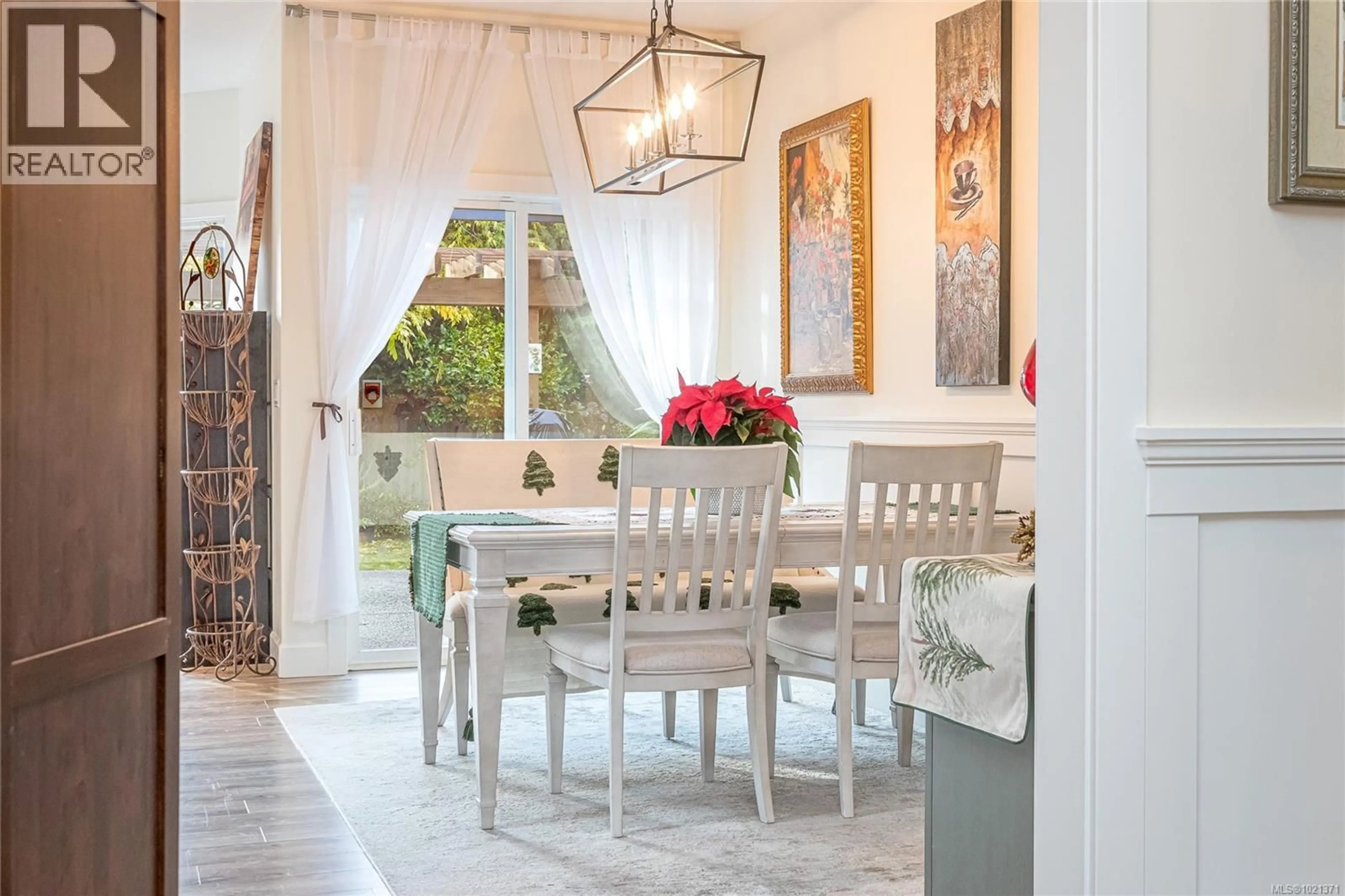 Dining room, ceramic/tile floor for 6153 GARSIDE ROAD, Nanaimo British Columbia V9T6H9