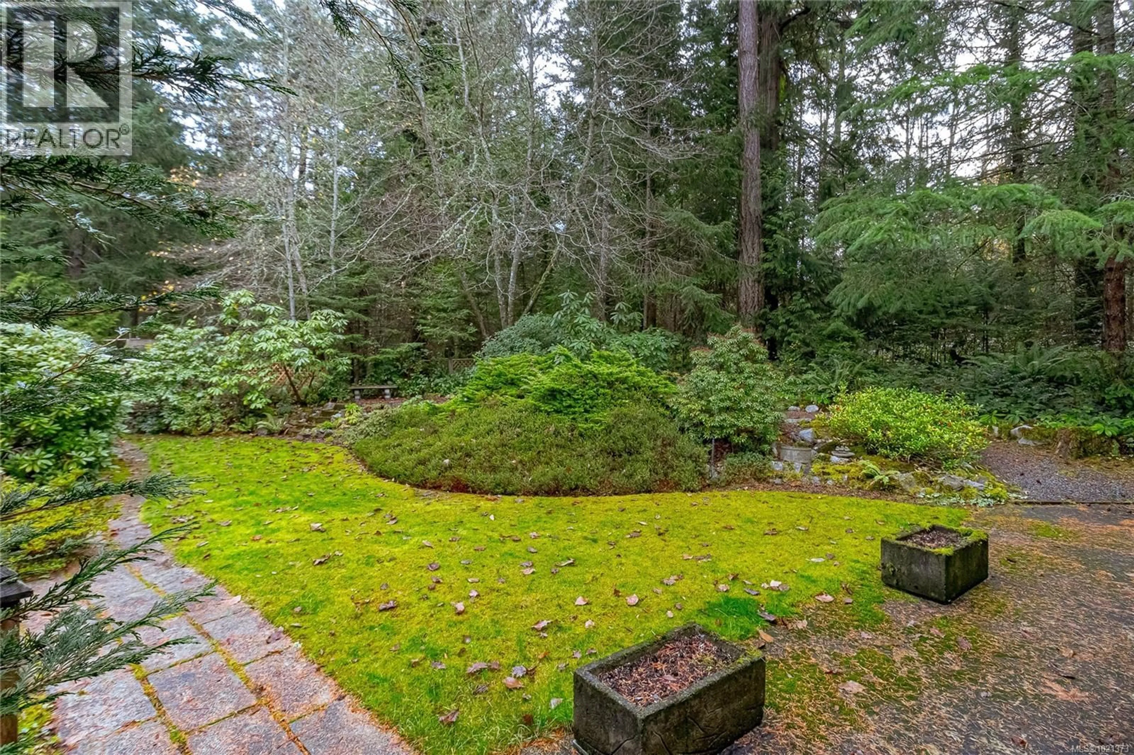 Patio, forest/trees view for 9565 ARDMORE DRIVE, North Saanich British Columbia V8L5H3