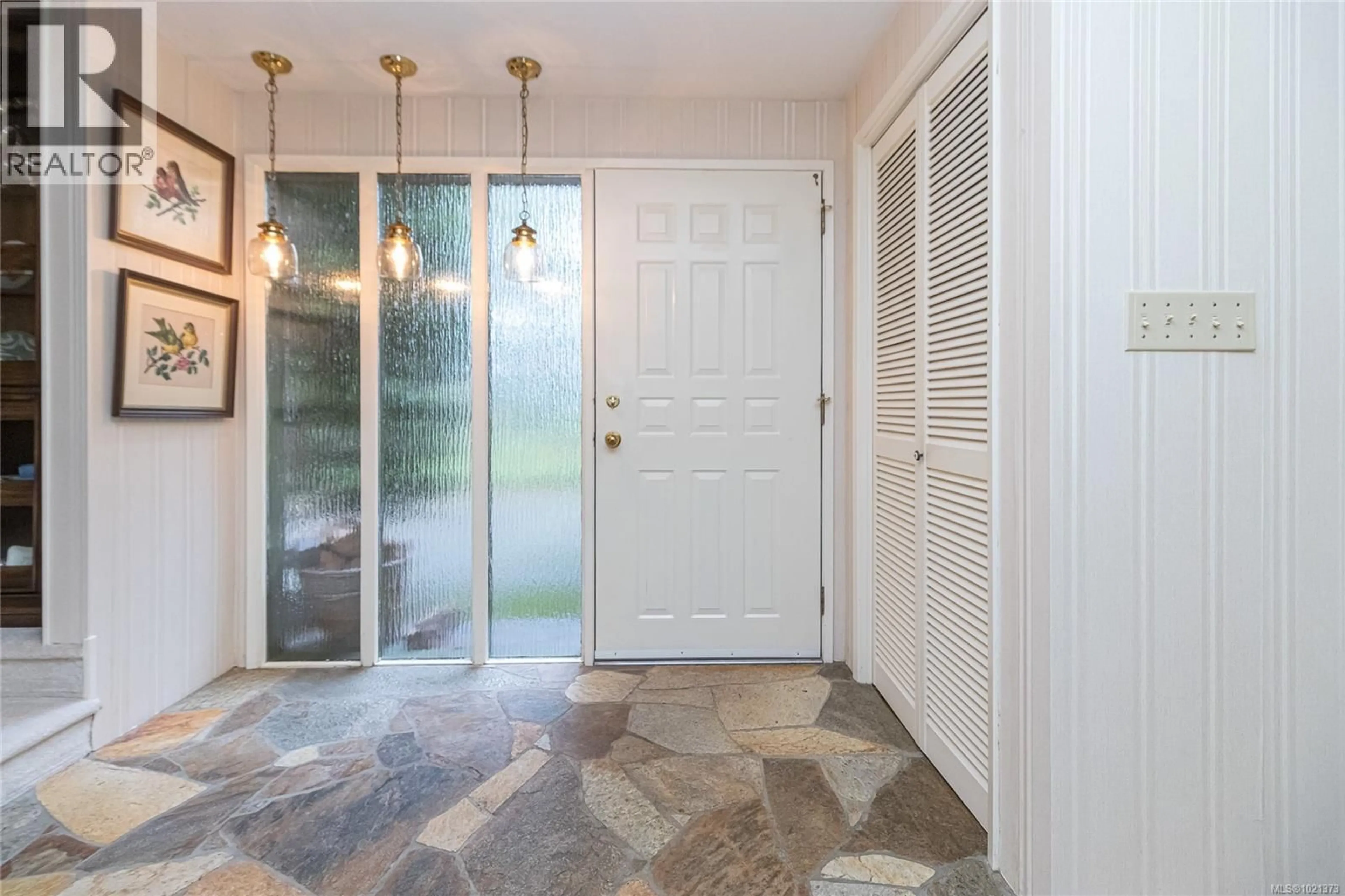 Indoor entryway for 9565 ARDMORE DRIVE, North Saanich British Columbia V8L5H3