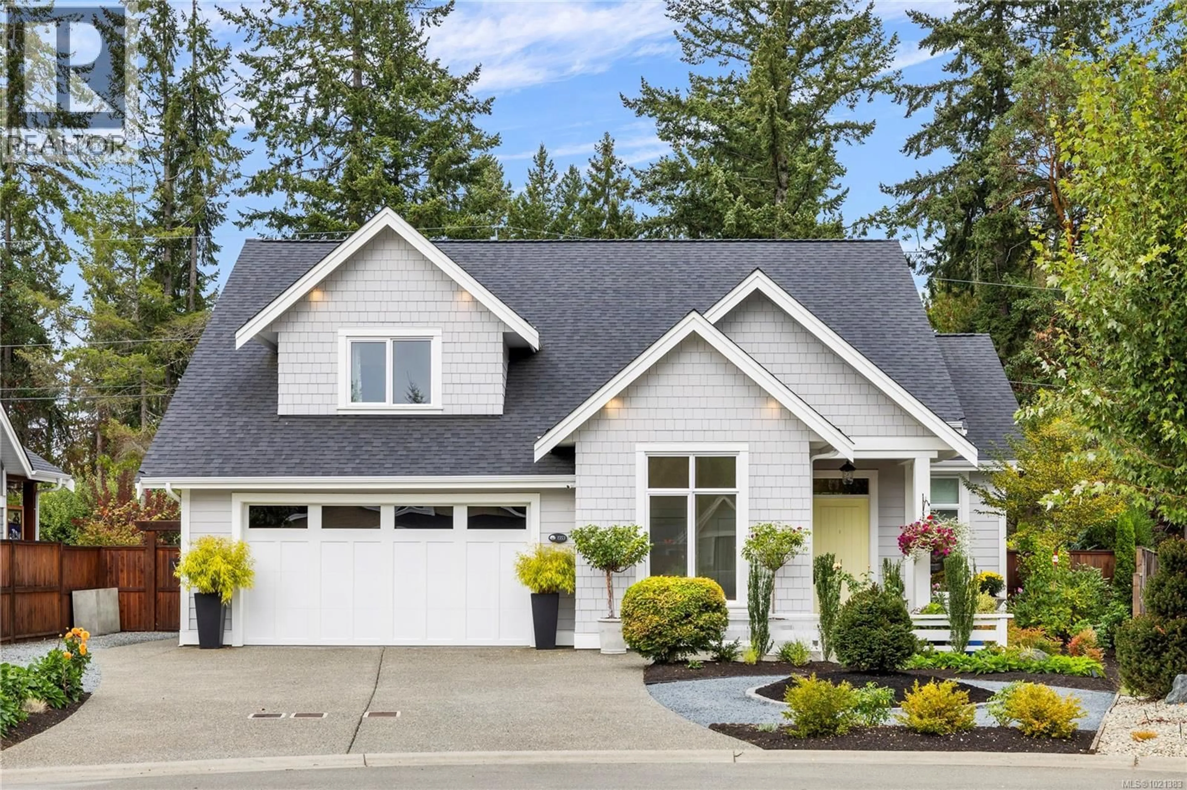 Home with vinyl exterior material, street for 1353 PARKHURST PLACE, Parksville British Columbia V9P2R5