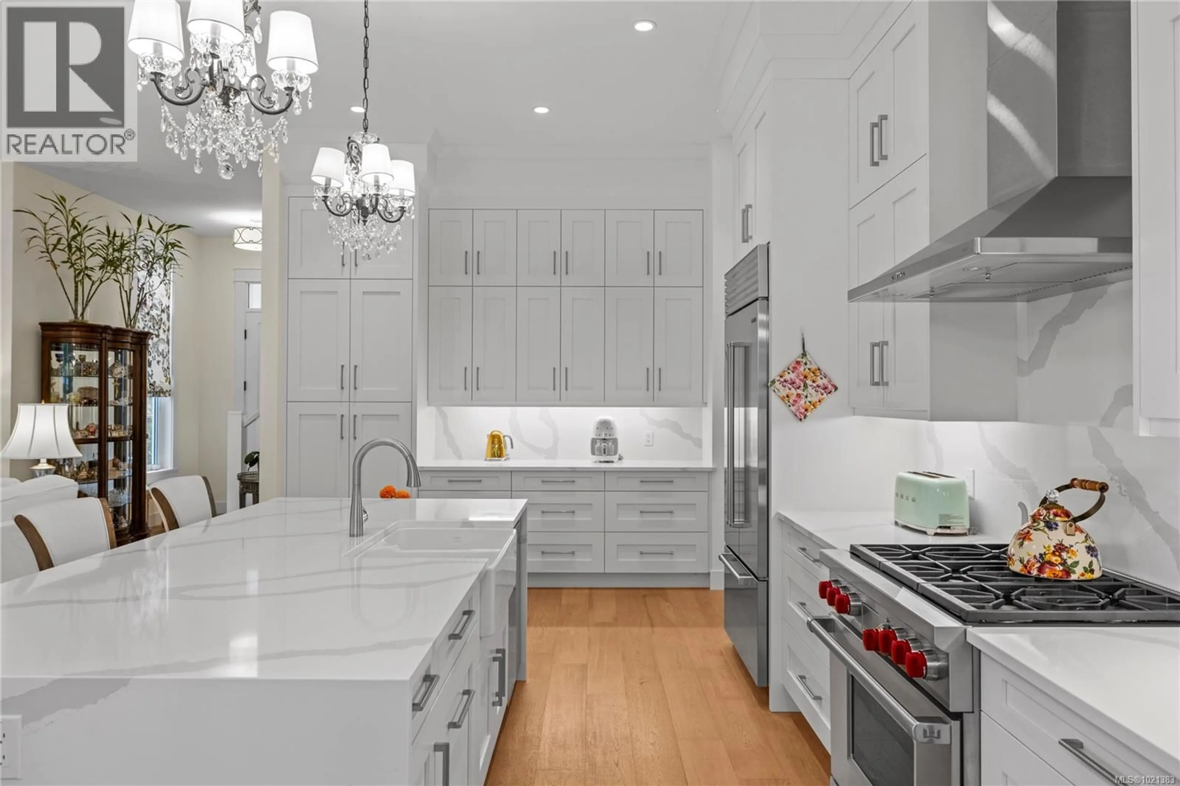 Contemporary kitchen, ceramic/tile floor for 1353 PARKHURST PLACE, Parksville British Columbia V9P2R5