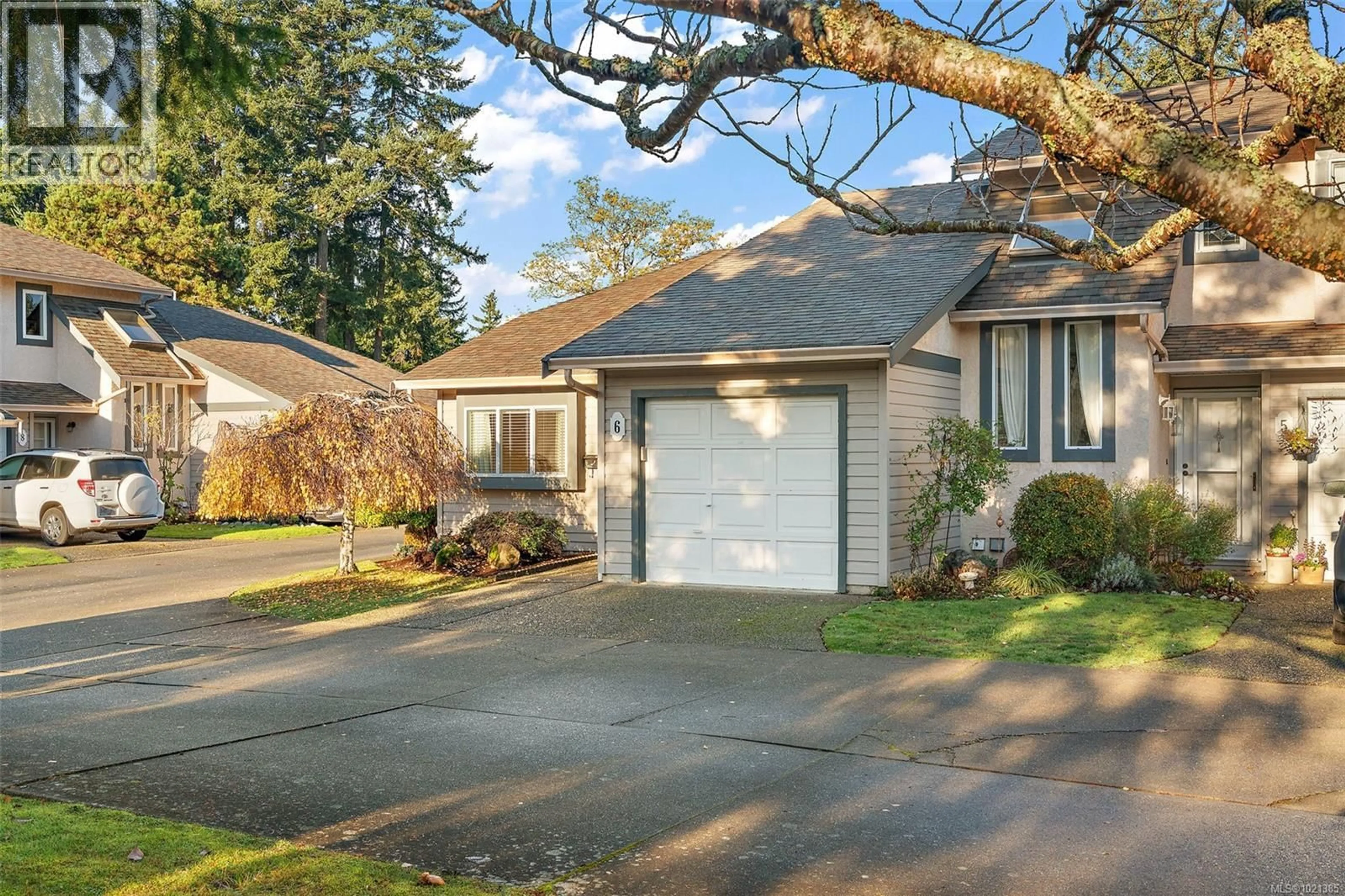 Home with vinyl exterior material, street for 6 - 515 MOUNT VIEW AVENUE, Colwood British Columbia V9B2B2