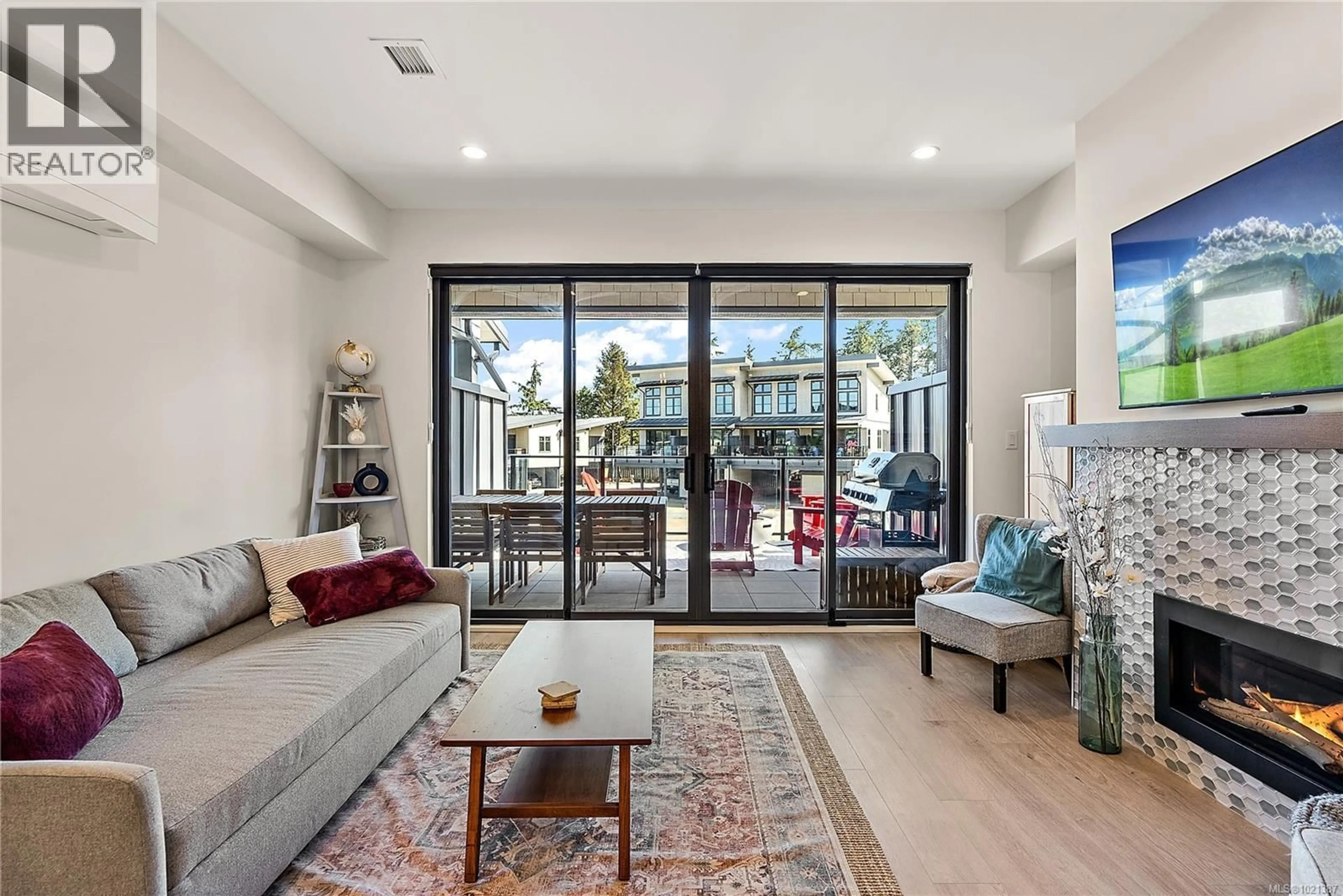 Living room with furniture, unknown for 6 - 9022 CLARKSON AVENUE, Black Creek British Columbia V9J1B3