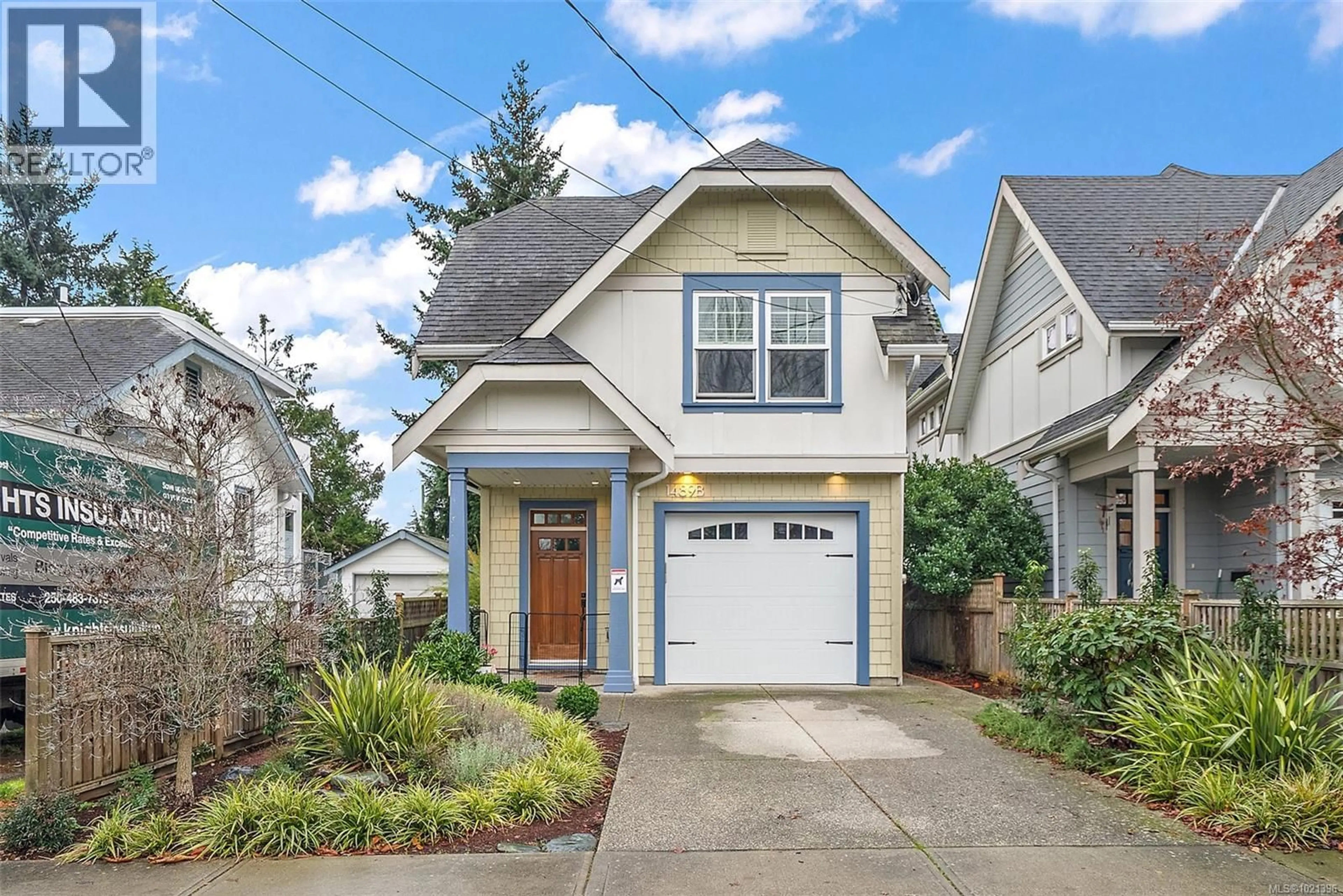 Home with vinyl exterior material, street for 1489B MYRTLE AVENUE, Victoria British Columbia V8R2Z5