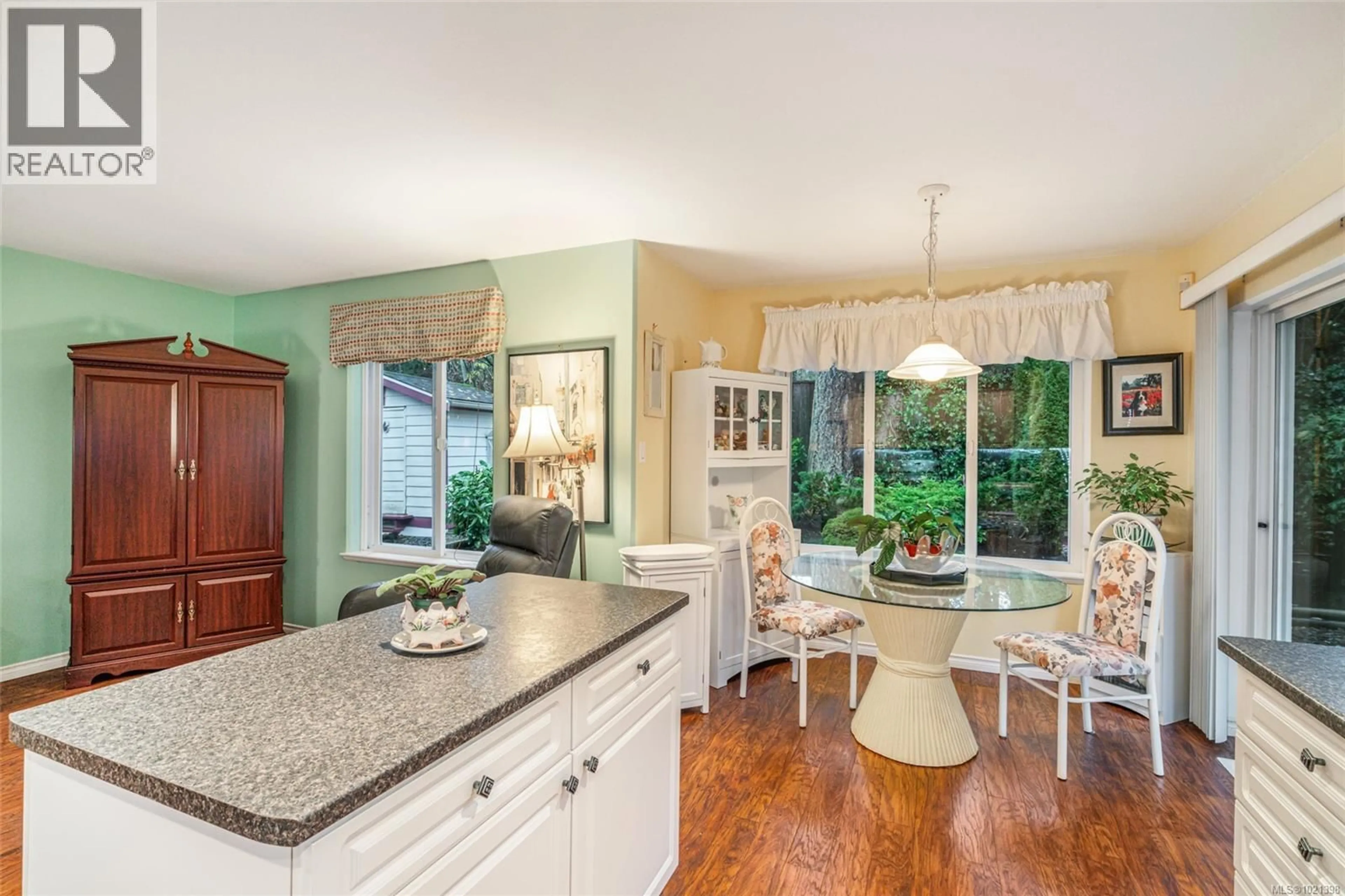 Open concept kitchen, ceramic/tile floor for 83 BRIDGEWATER LANE, Parksville British Columbia V9P2V9