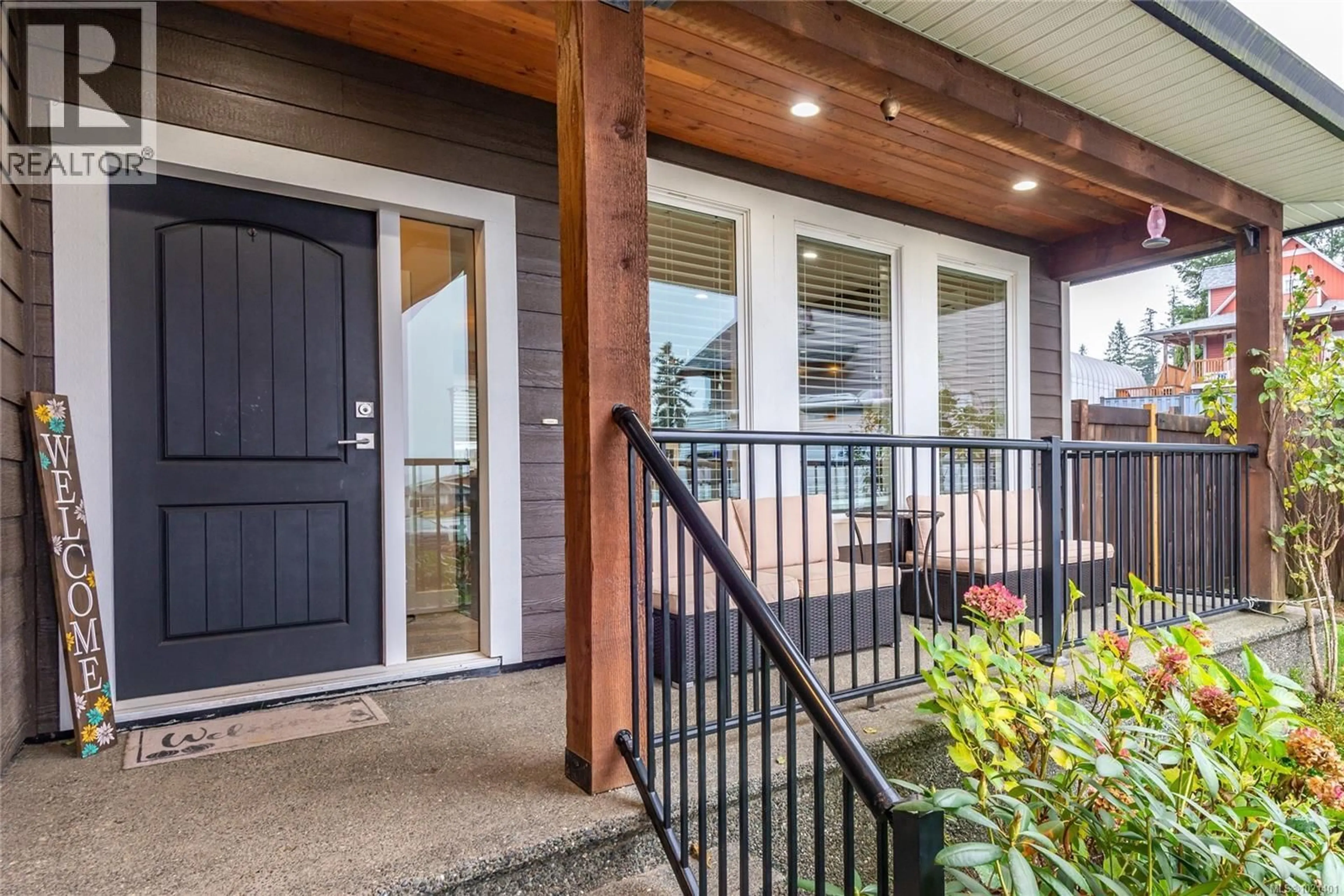 Indoor entryway for 698 EAGLE VIEW PLACE, Campbell River British Columbia V9W0B2