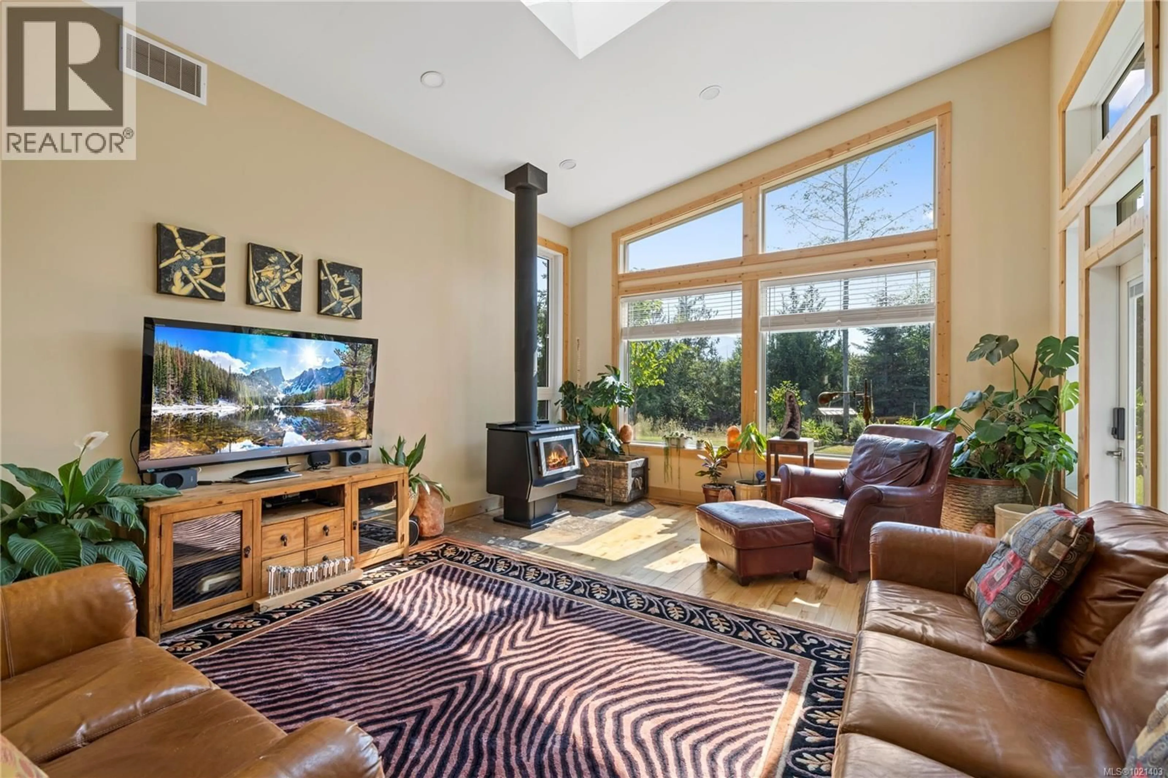 Living room with furniture, unknown for 440 GILBERT ROAD, Qualicum Beach British Columbia V9K1V2