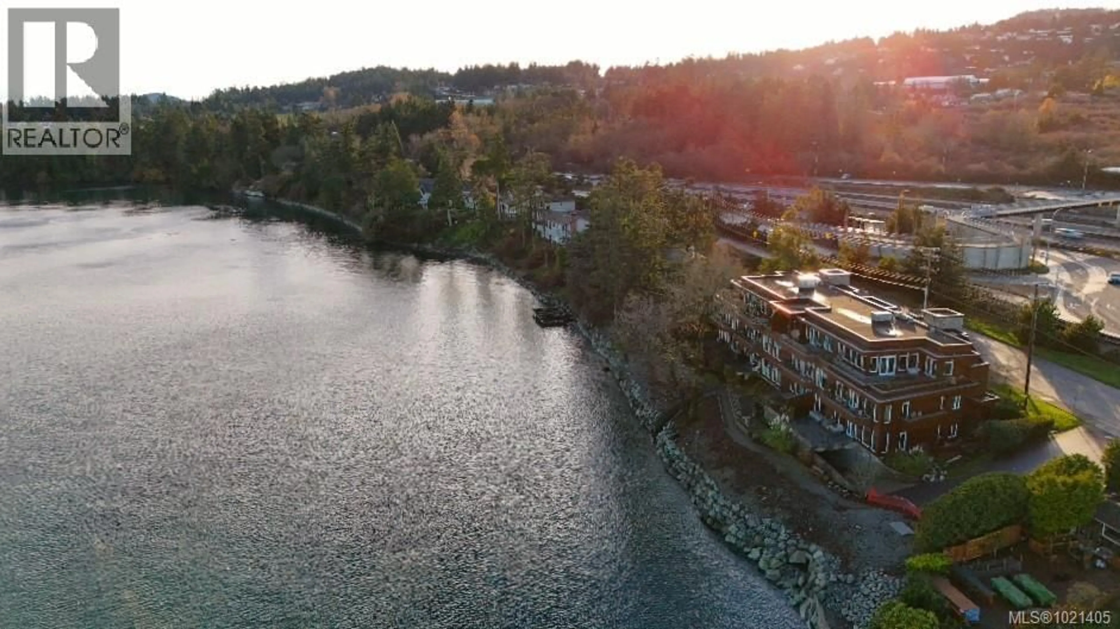 Blurry image for 102 - 9115 LOCHSIDE DRIVE, North Saanich British Columbia V8L1N1