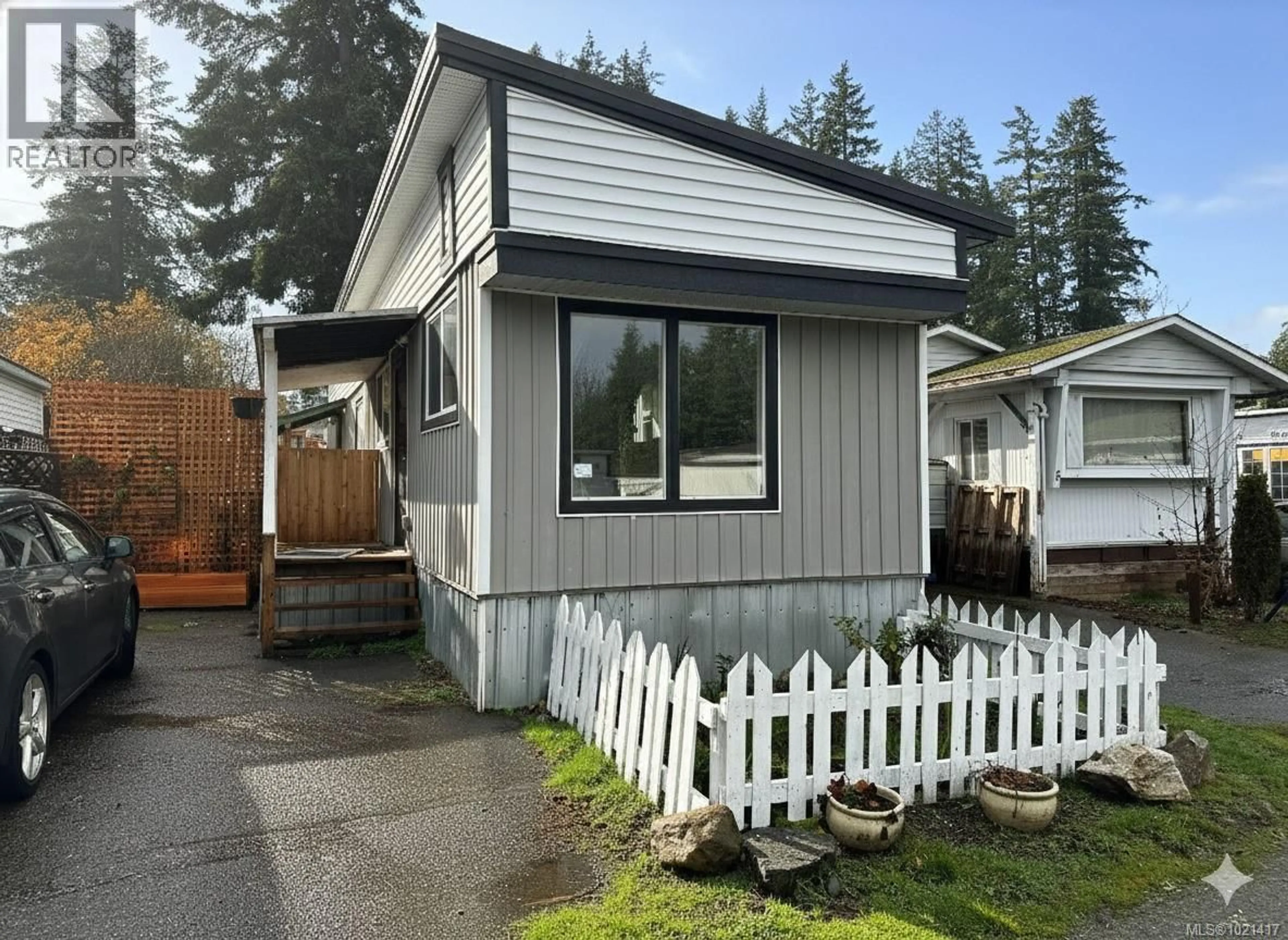 Home with vinyl exterior material, street for 6 - 2055 KOKSILAH ROAD, Duncan British Columbia V9L6E2