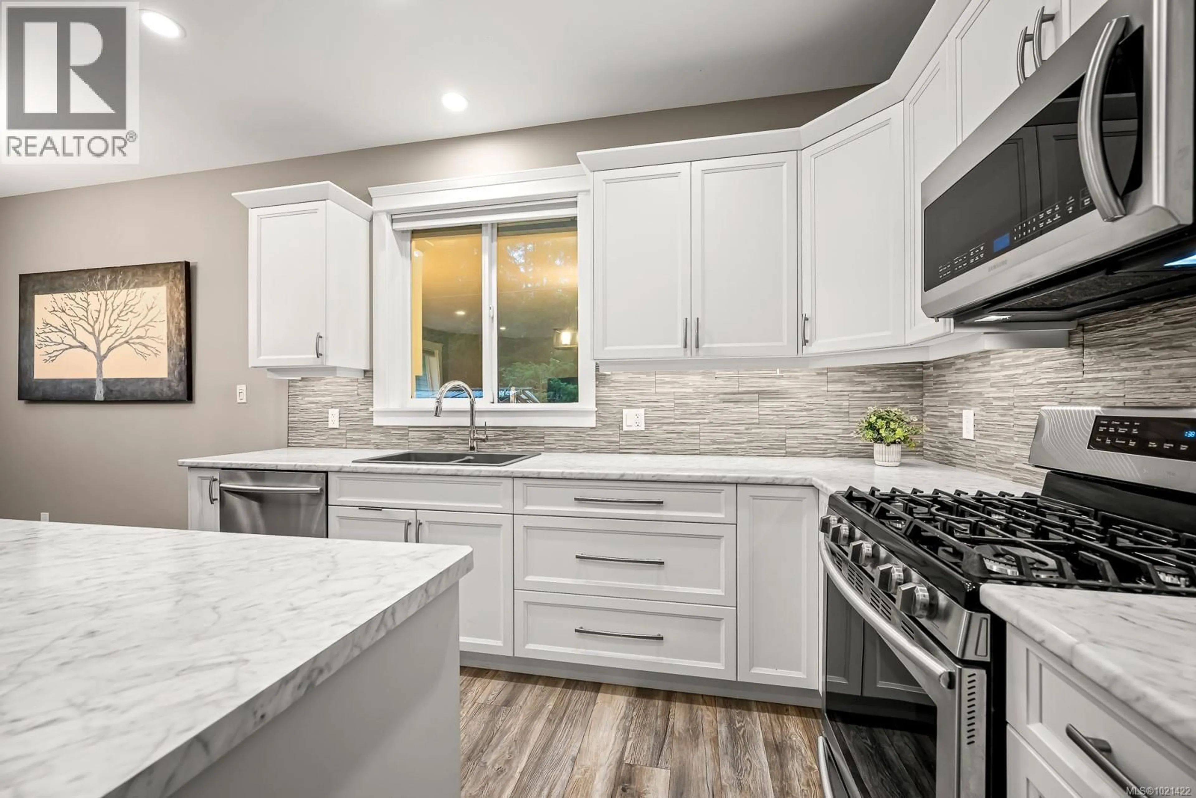 Contemporary kitchen, ceramic/tile floor for 8965 MCLAREY AVENUE, Black Creek British Columbia V9J1A2