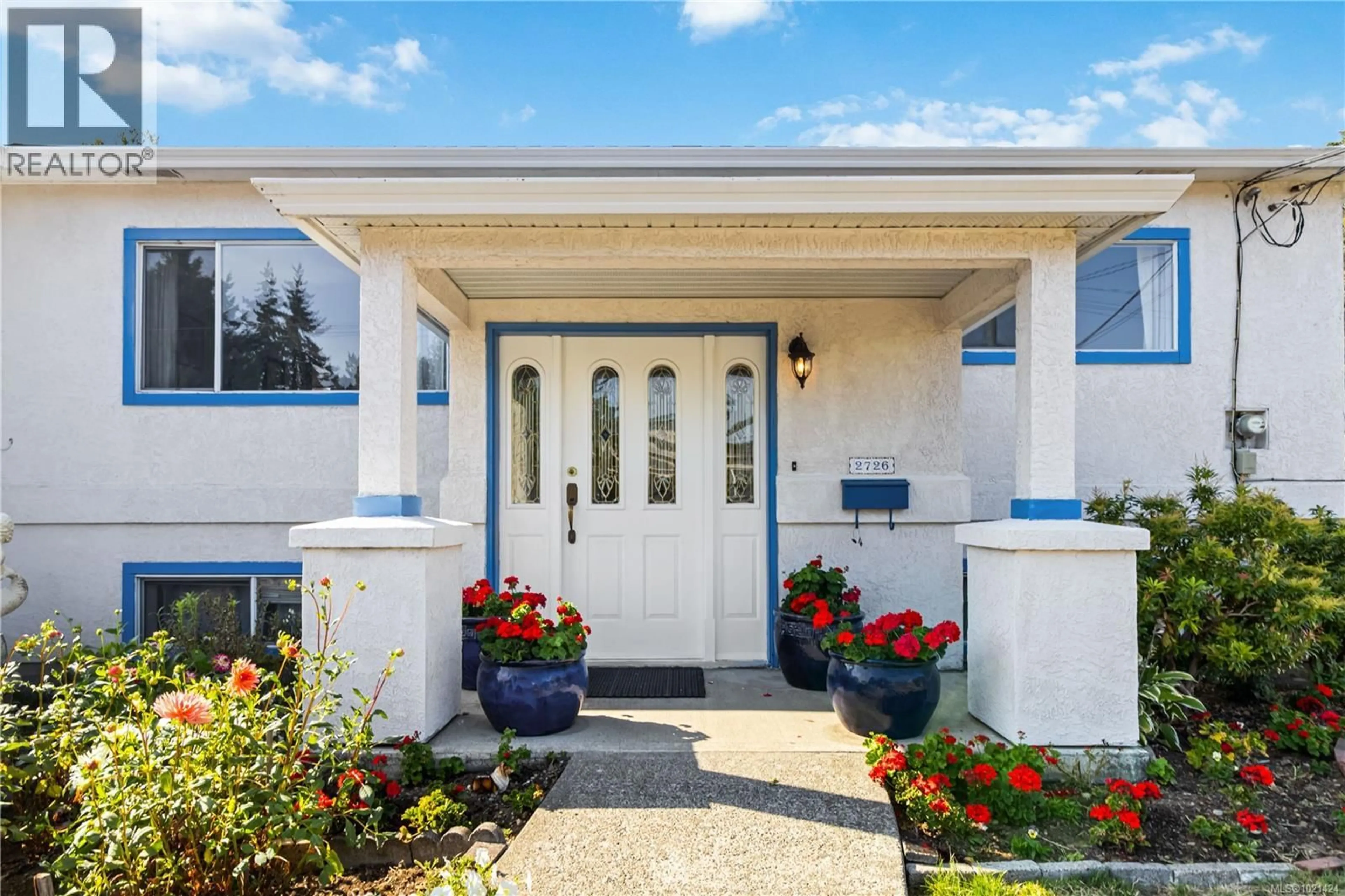 Home with vinyl exterior material, street for 2726 CLAUDE ROAD, Langford British Columbia V9B5T6