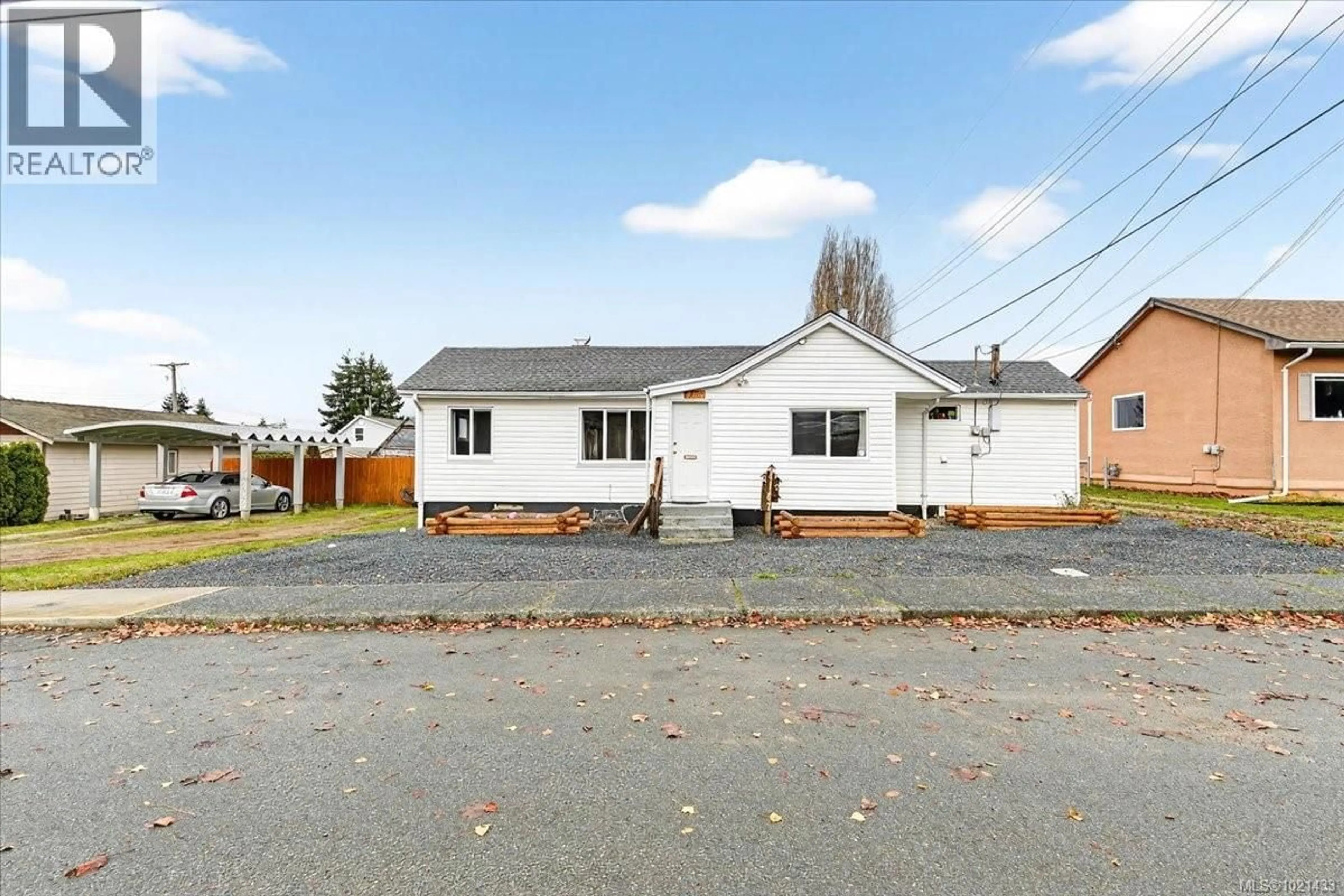 A pic from outside/outdoor area/front of a property/back of a property/a pic from drone, street for 4167 MORTON STREET, Port Alberni British Columbia V9Y3V1