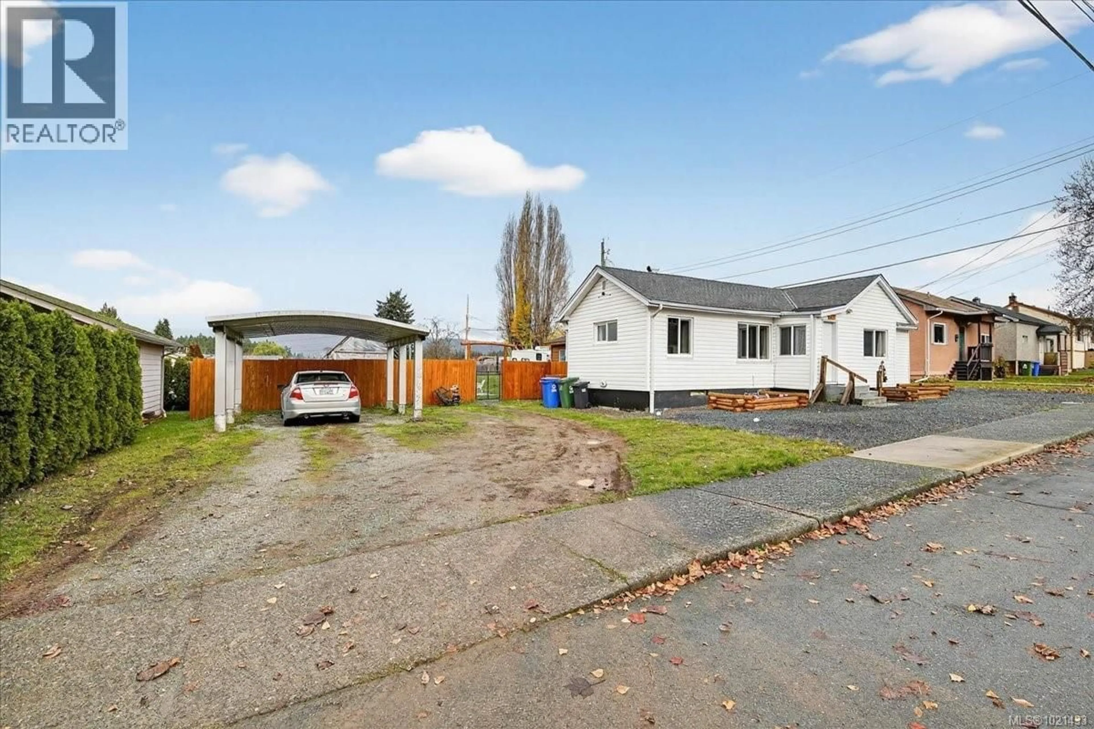 A pic from outside/outdoor area/front of a property/back of a property/a pic from drone, street for 4167 MORTON STREET, Port Alberni British Columbia V9Y3V1