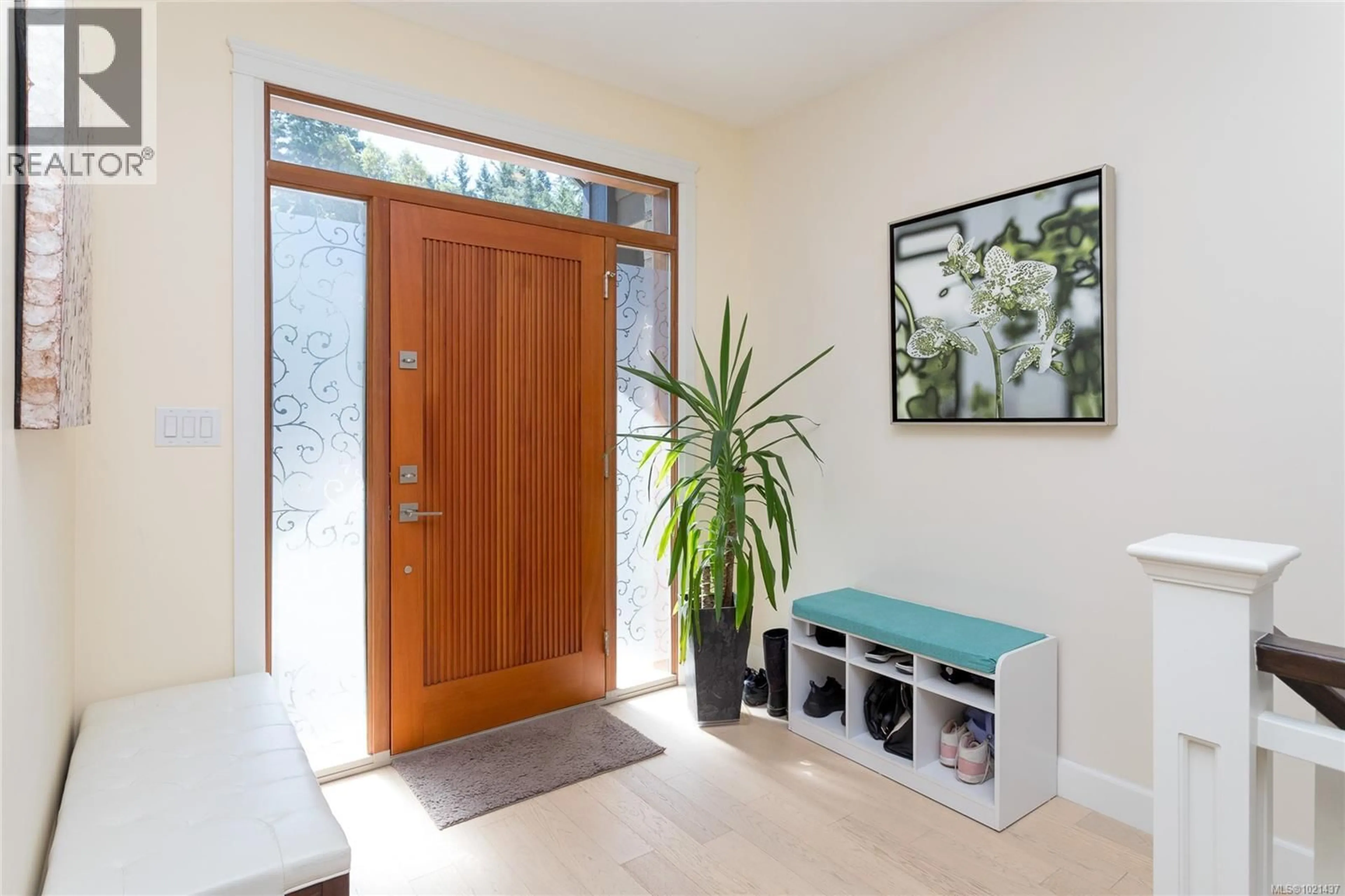 Indoor entryway for 2140 CHAMPIONS WAY, Langford British Columbia V9B0E3