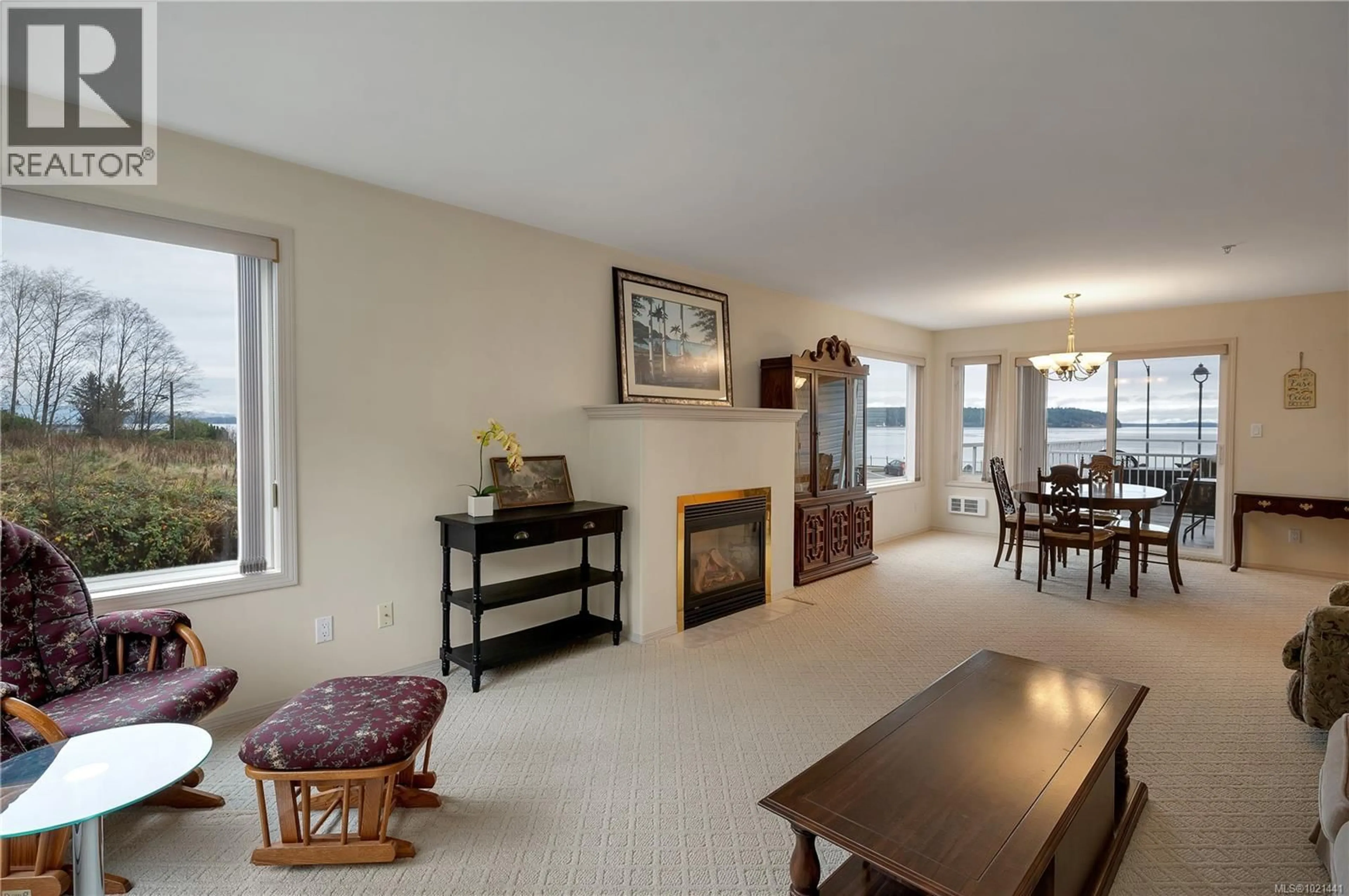 Living room with furniture, unknown for 108 - 1350 ISLAND HIGHWAY SOUTH, Campbell River British Columbia V9W1B5