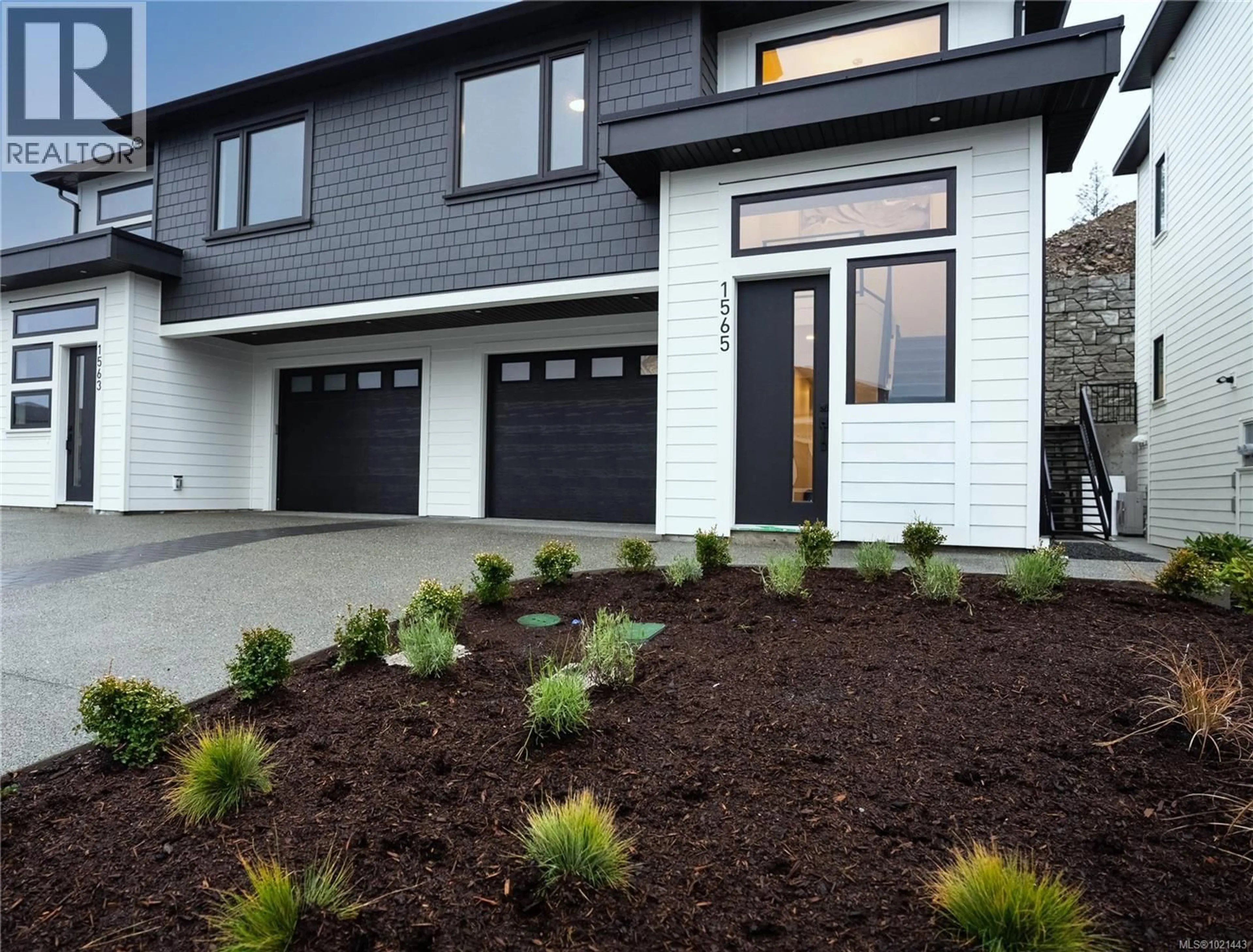 Home with vinyl exterior material, street for 1565 MARBLE PLACE, Langford British Columbia V9B7A2