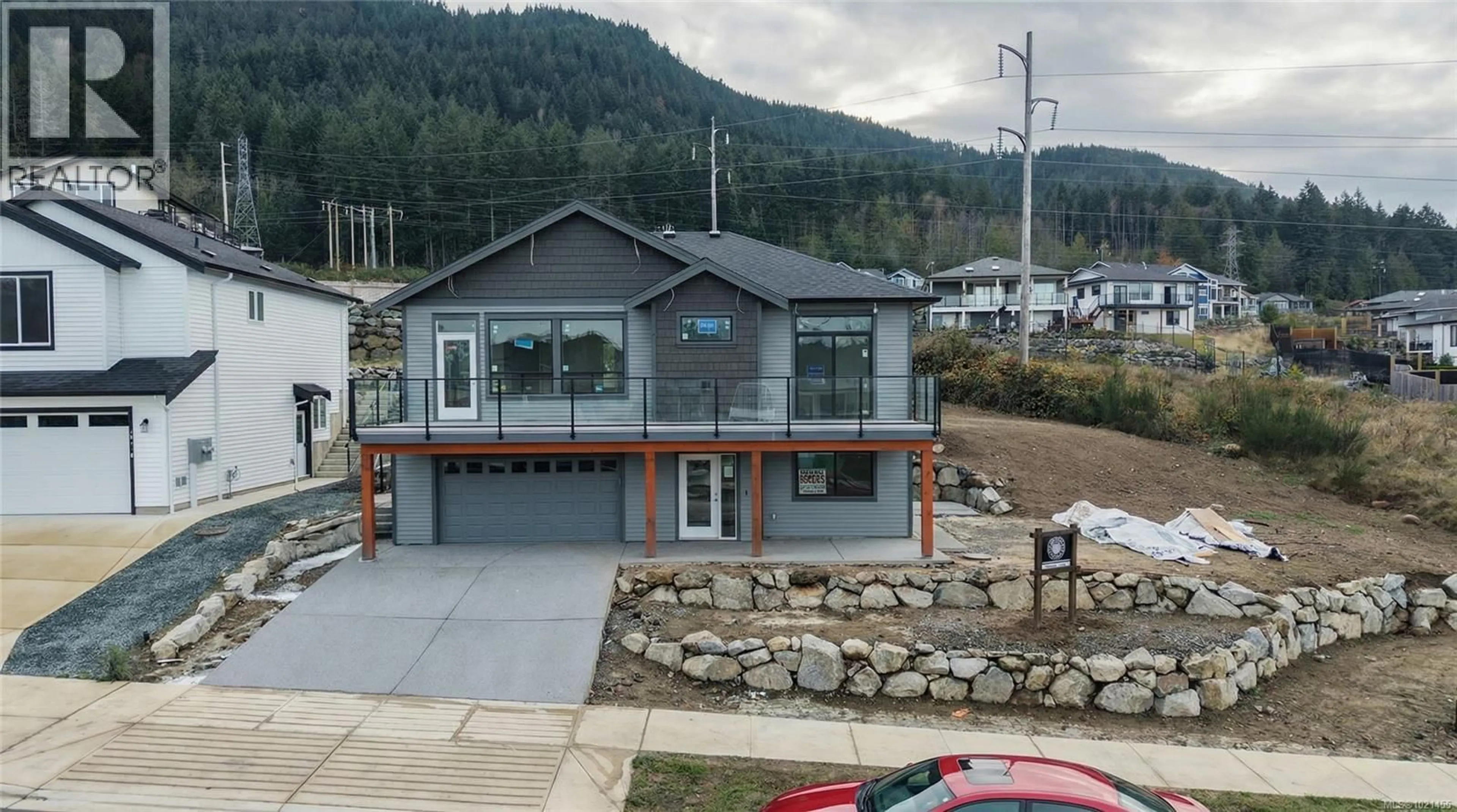 Home with vinyl exterior material, mountain view for 425 COLONIA DRIVE, Ladysmith British Columbia V9G0B8