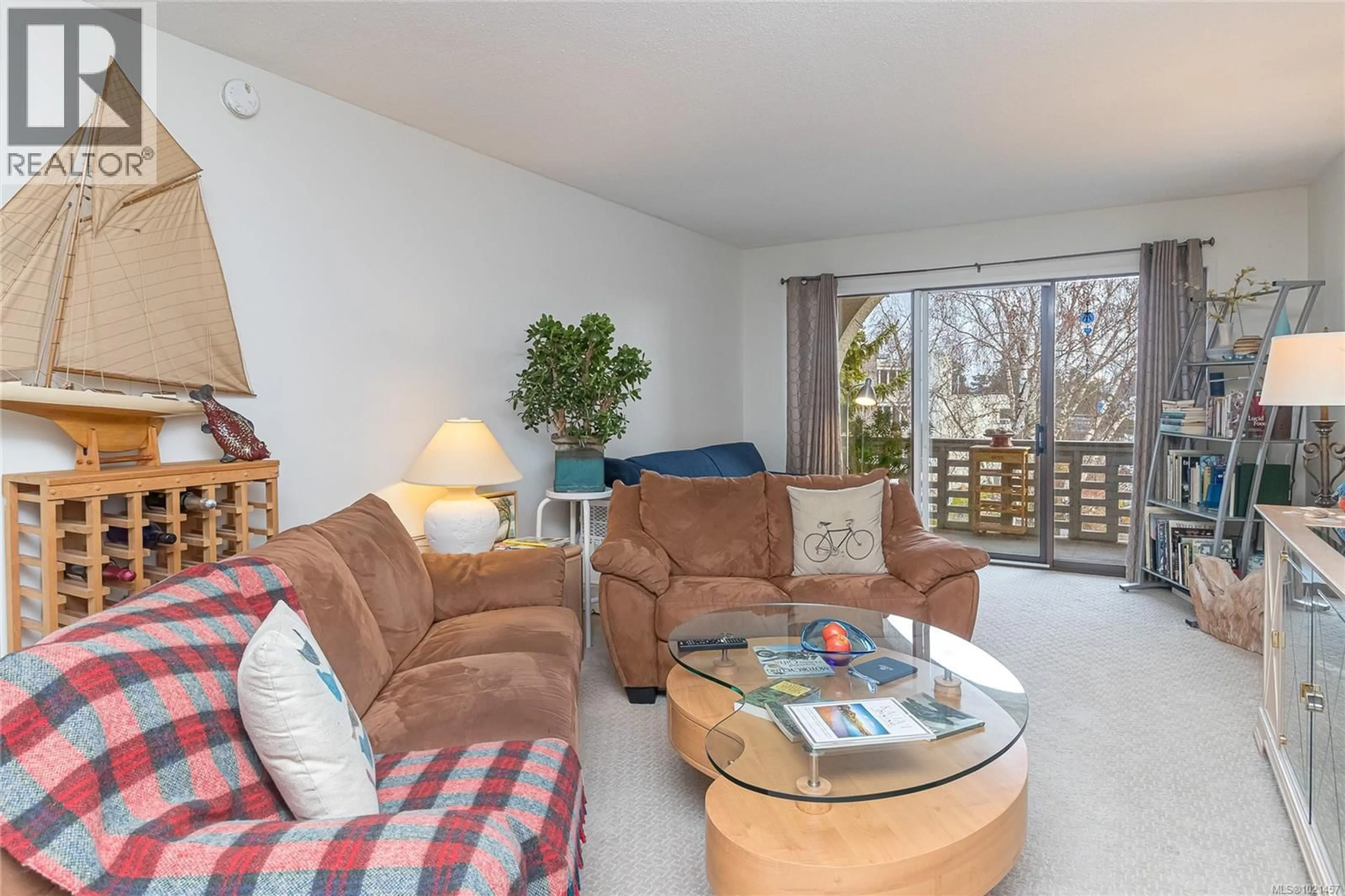 Living room with furniture, unknown for 307 - 2050 WHITE BIRCH ROAD, Sidney British Columbia V8L2R1
