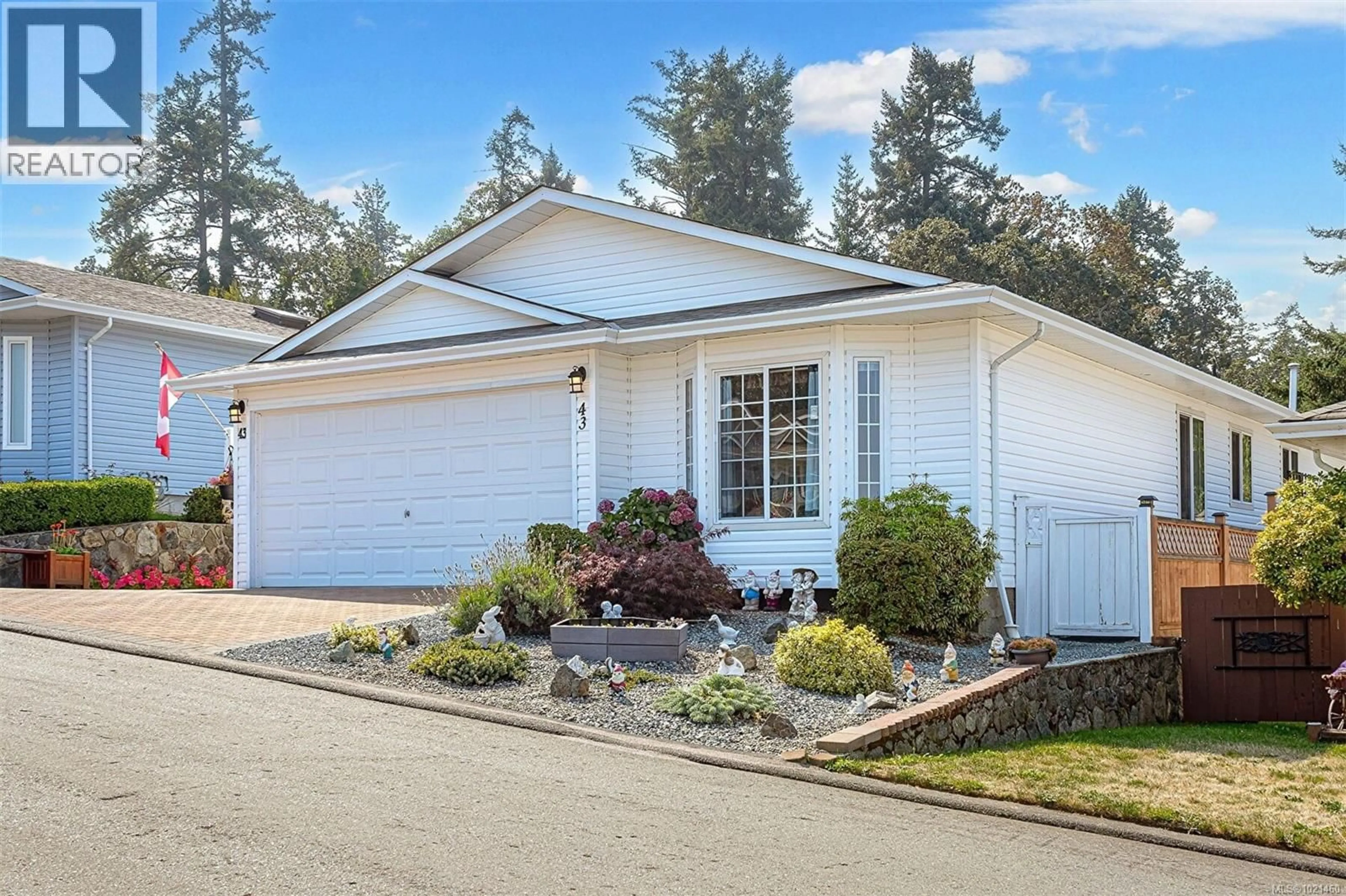 Home with vinyl exterior material, street for 43 EAGLE LANE, View Royal British Columbia V9A7M2