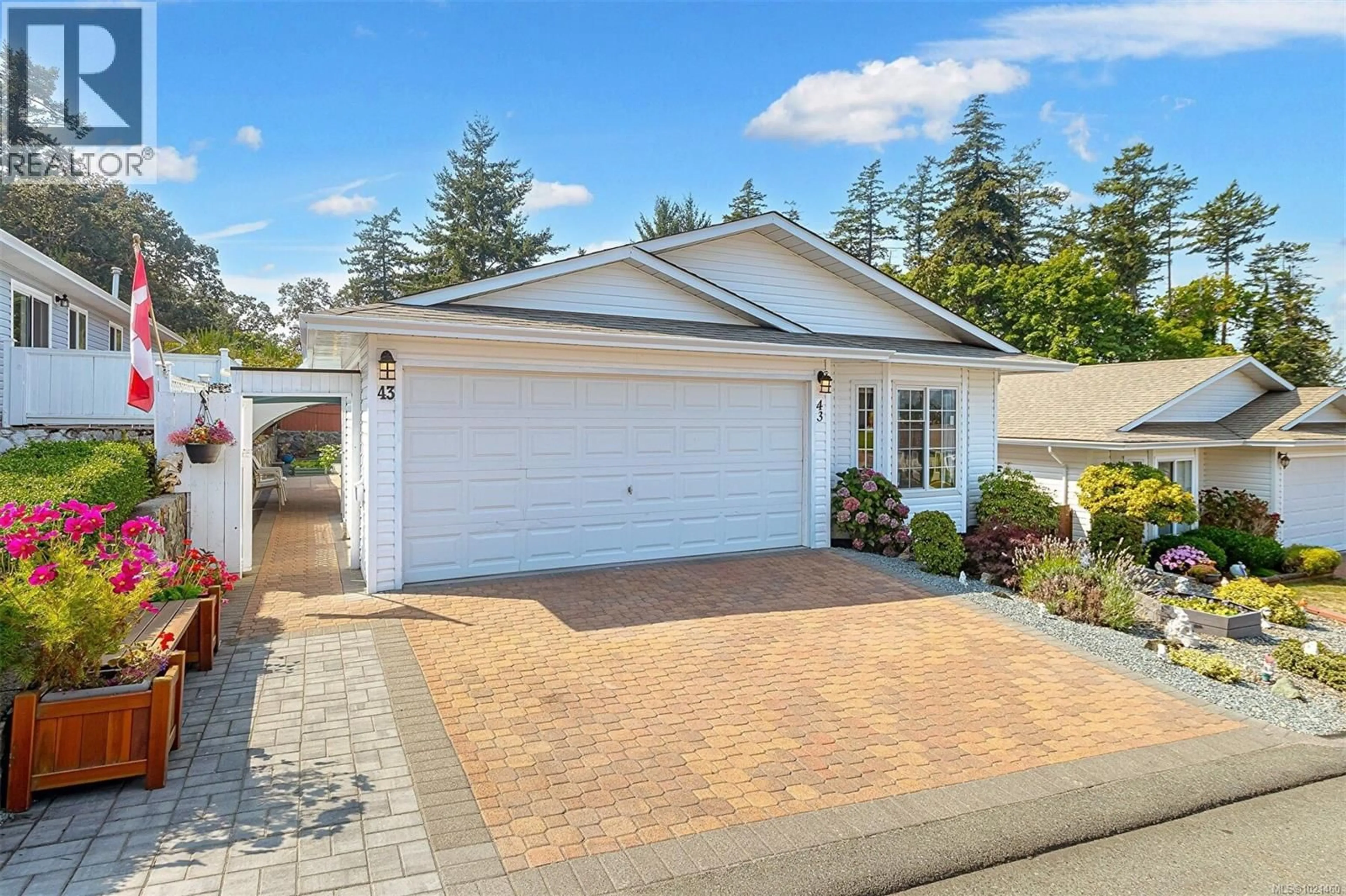 Home with vinyl exterior material, street for 43 EAGLE LANE, View Royal British Columbia V9A7M2