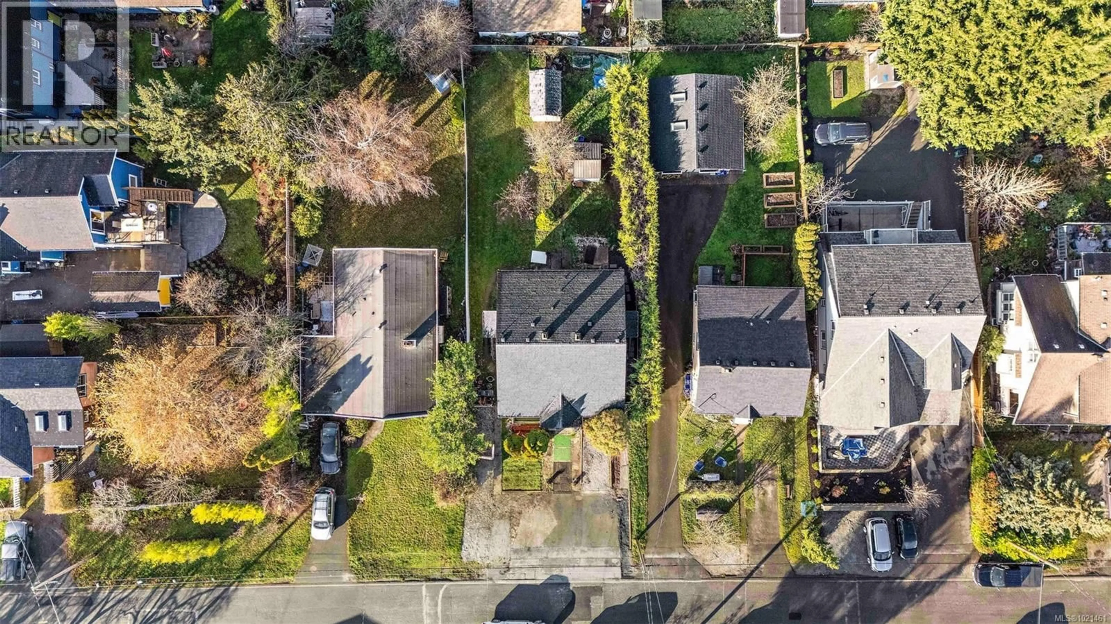 A pic from outside/outdoor area/front of a property/back of a property/a pic from drone, street for 3020 - 3022 DONALD STREET, Saanich British Columbia V9A1Y2