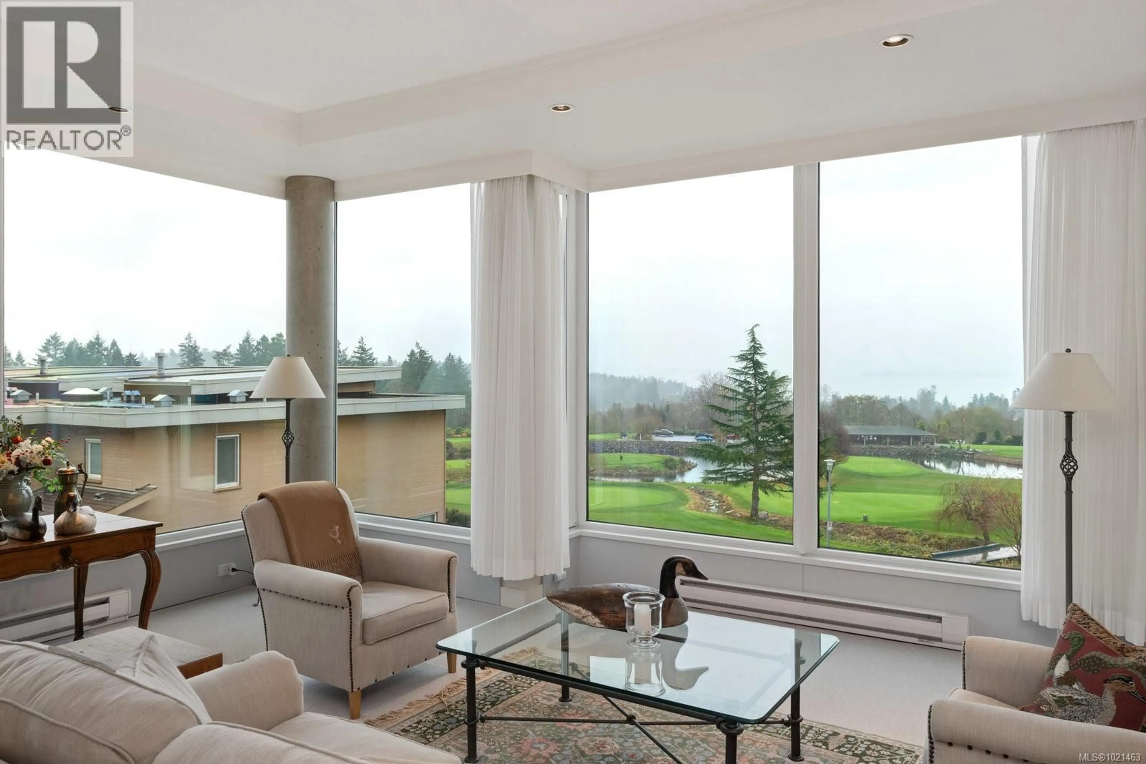 Living room with furniture, unknown for 304 - 5350 SAYWARD HILL CRESCENT, Saanich British Columbia V8Y3H9