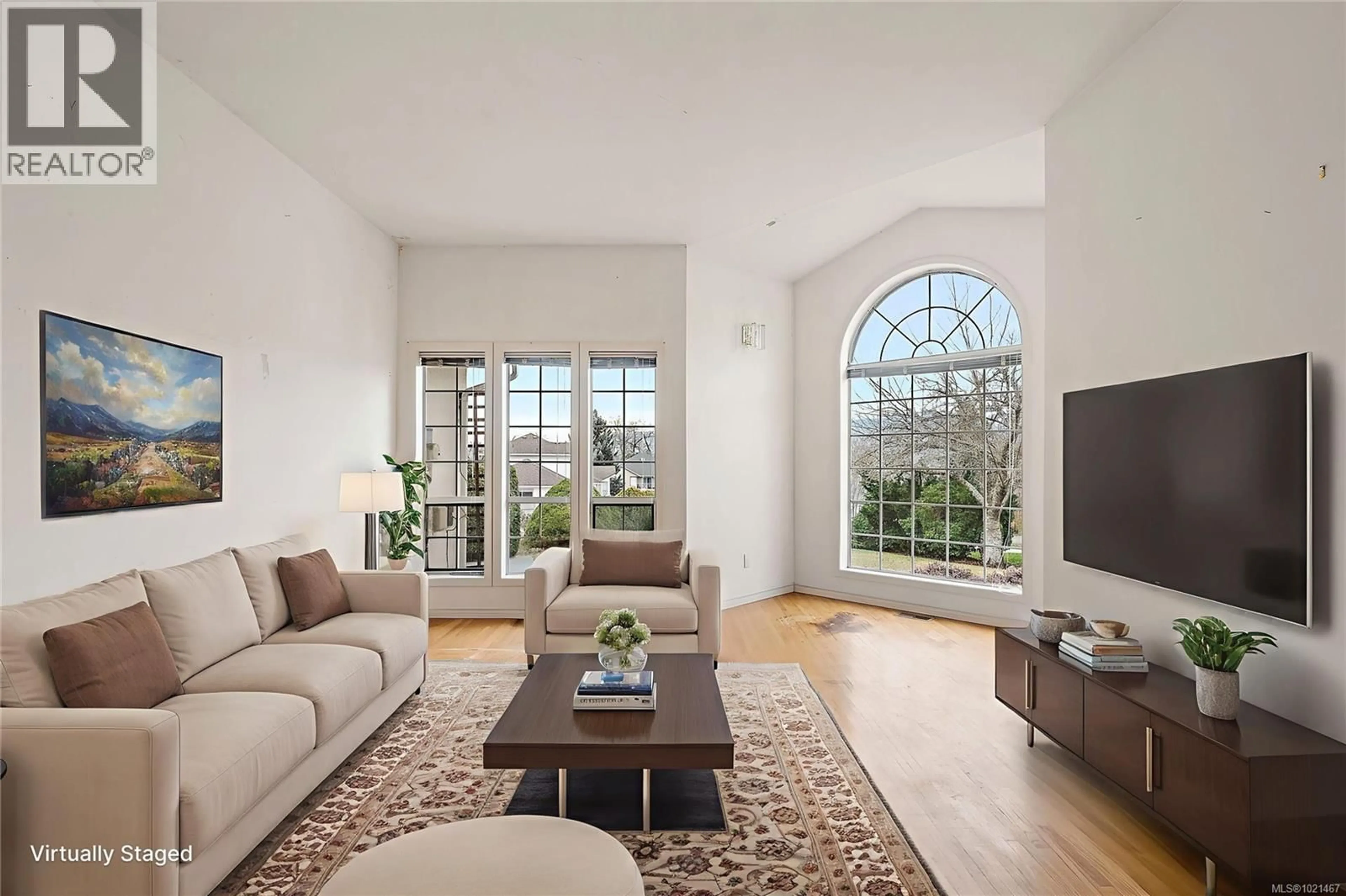 Living room with furniture, unknown for 6024 COLUMBINE ROAD, Duncan British Columbia V9L5G8