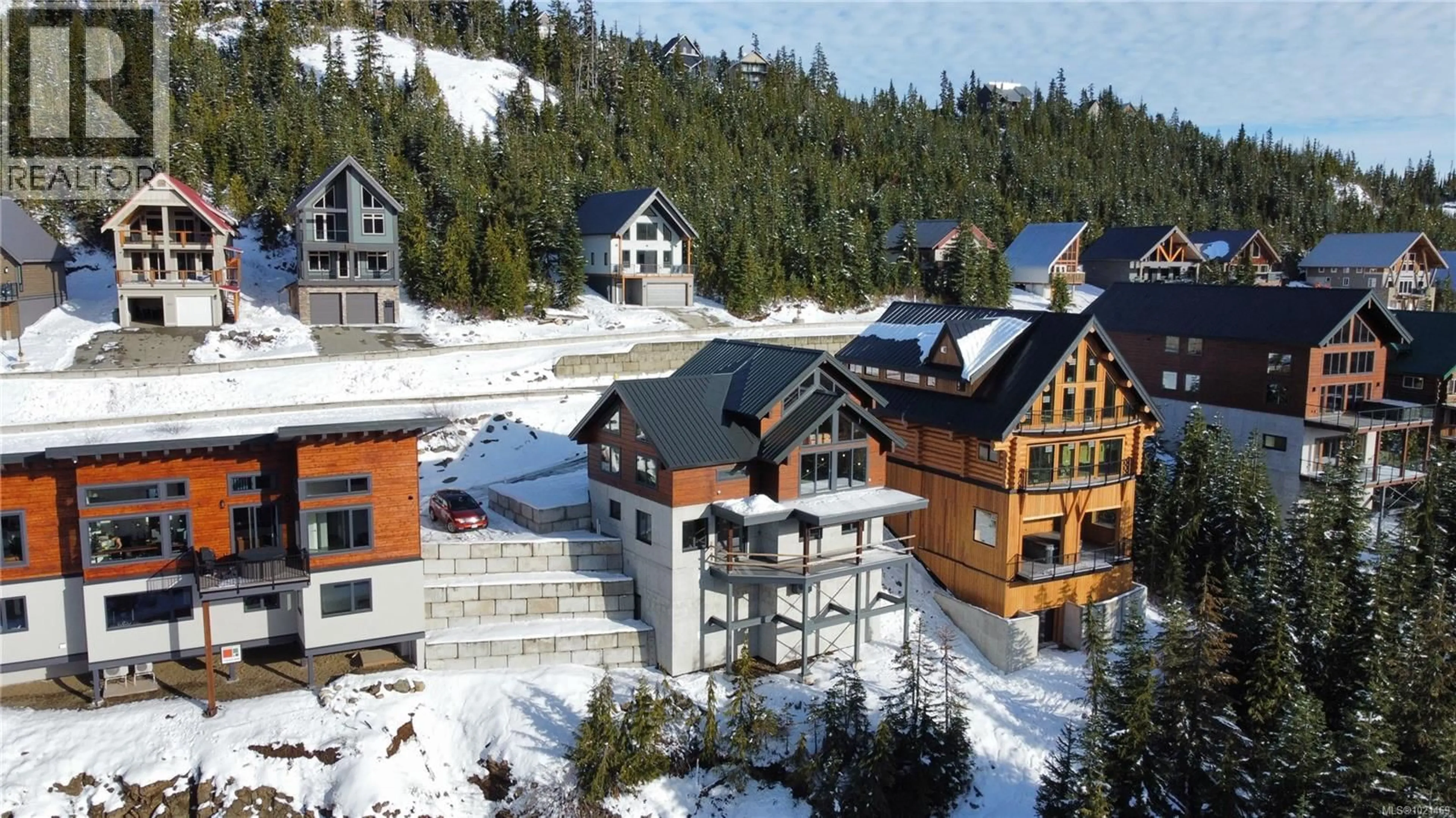 A pic from outside/outdoor area/front of a property/back of a property/a pic from drone, building for 665 ARROWSMITH RIDGE, Courtenay British Columbia V9J1L0