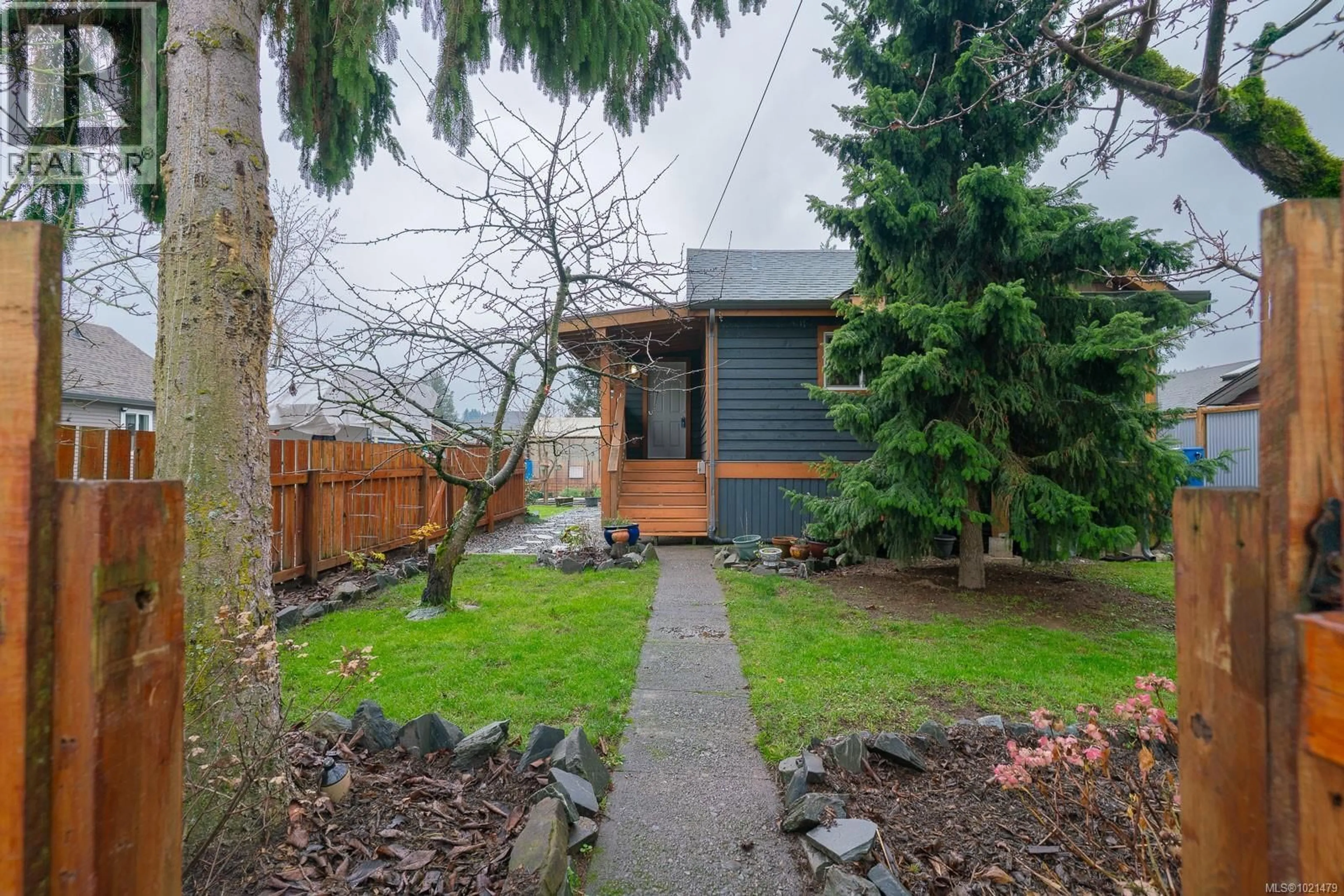 Unknown for 547 SEVENTH STREET, Nanaimo British Columbia V9R1E9