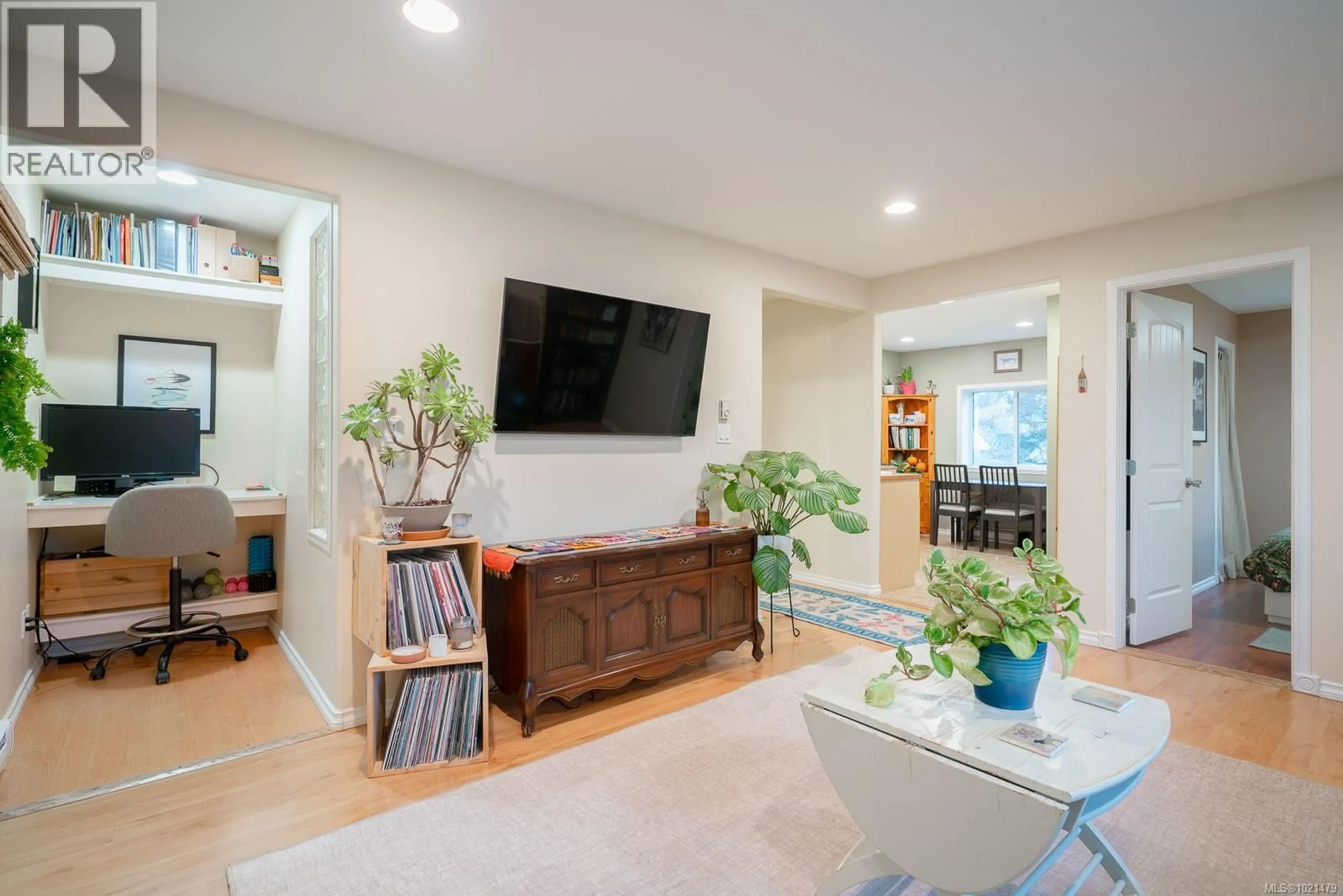 Unknown for 547 SEVENTH STREET, Nanaimo British Columbia V9R1E9