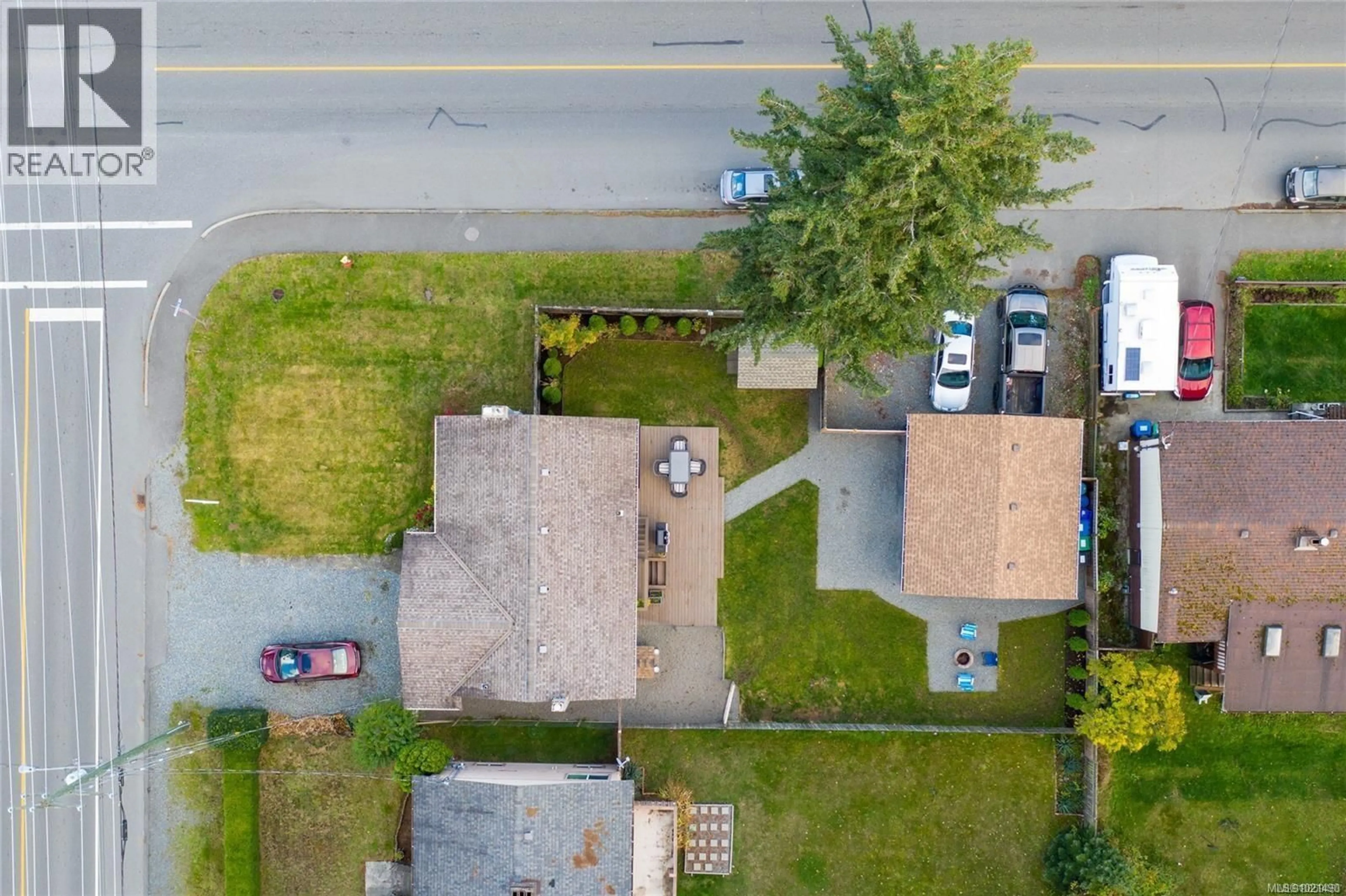A pic from outside/outdoor area/front of a property/back of a property/a pic from drone, street for 1013 STRATHMORE STREET, Nanaimo British Columbia V9S2L9