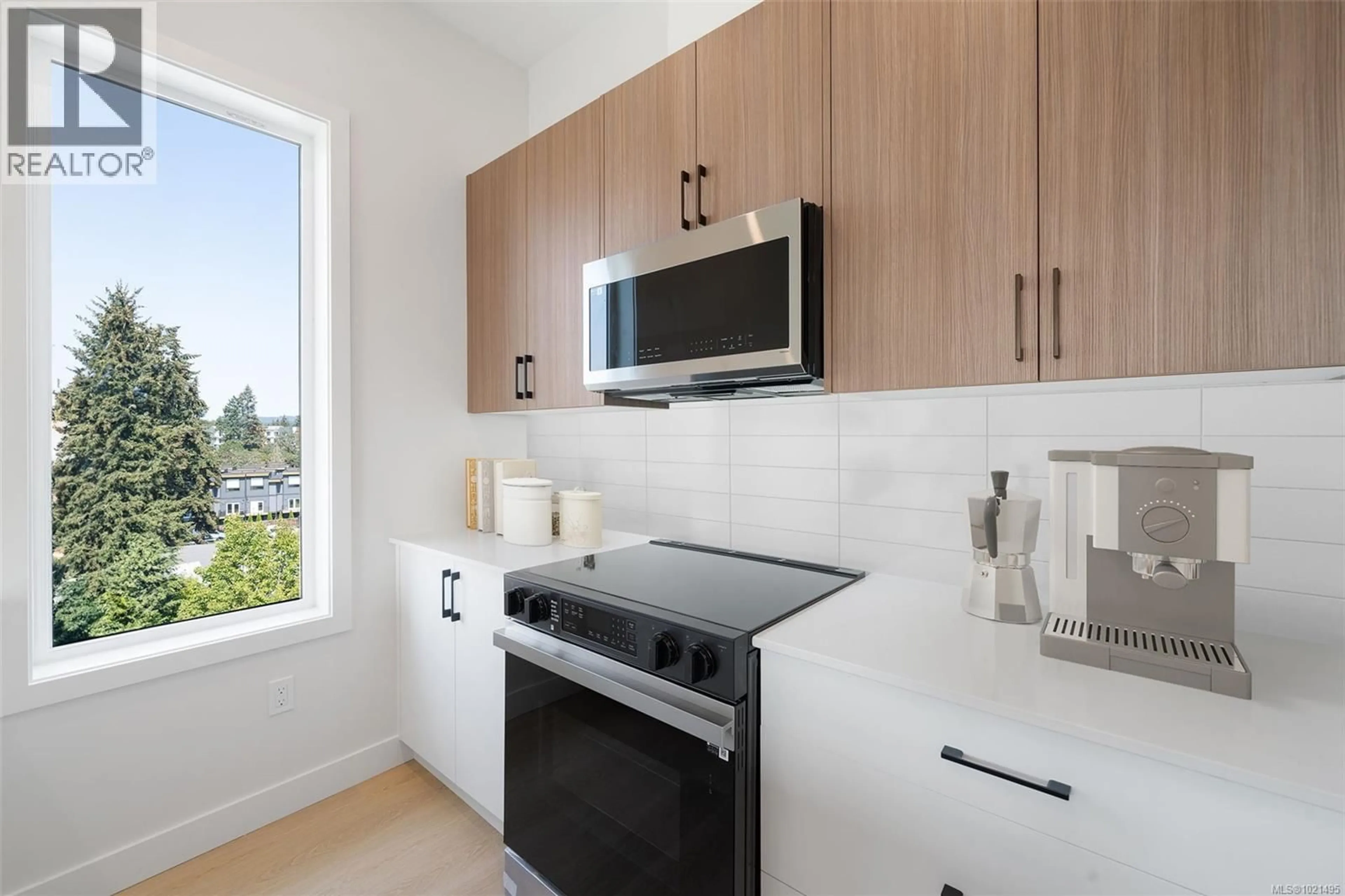 Standard kitchen, unknown for 502 - 2770 WINSTER ROAD, Langford British Columbia V9B7C7