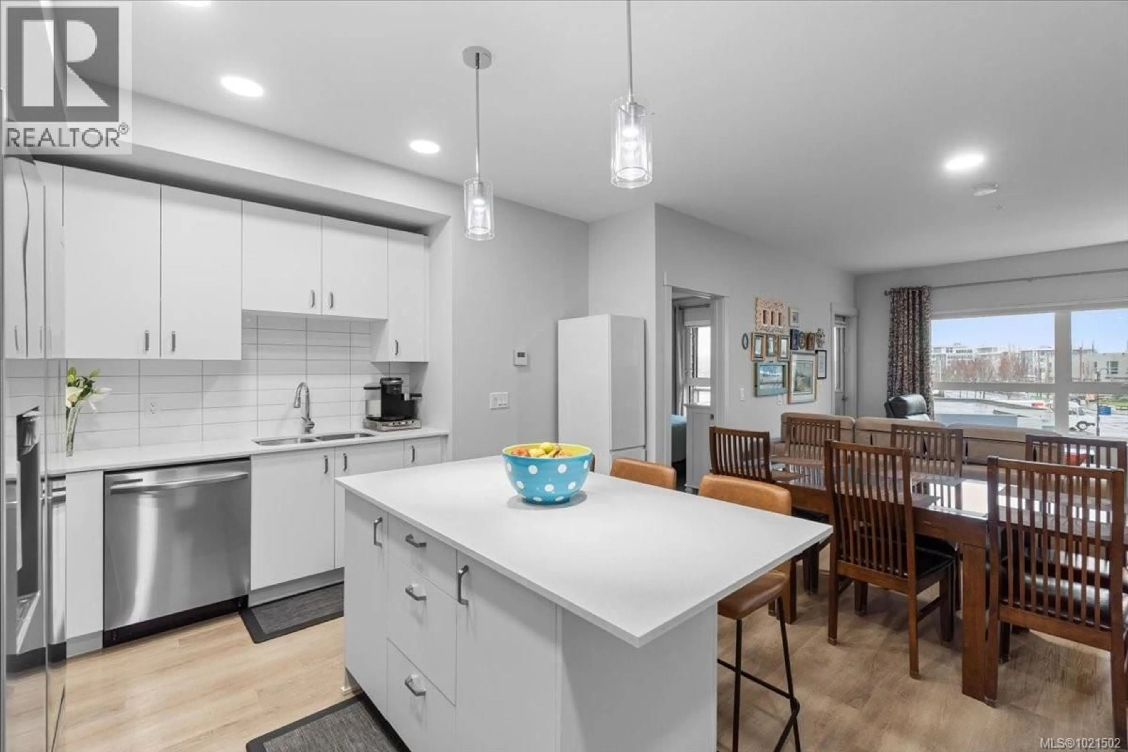 Open concept kitchen, unknown for 208N - 164 ALBERNI HIGHWAY, Parksville British Columbia V9P1L9