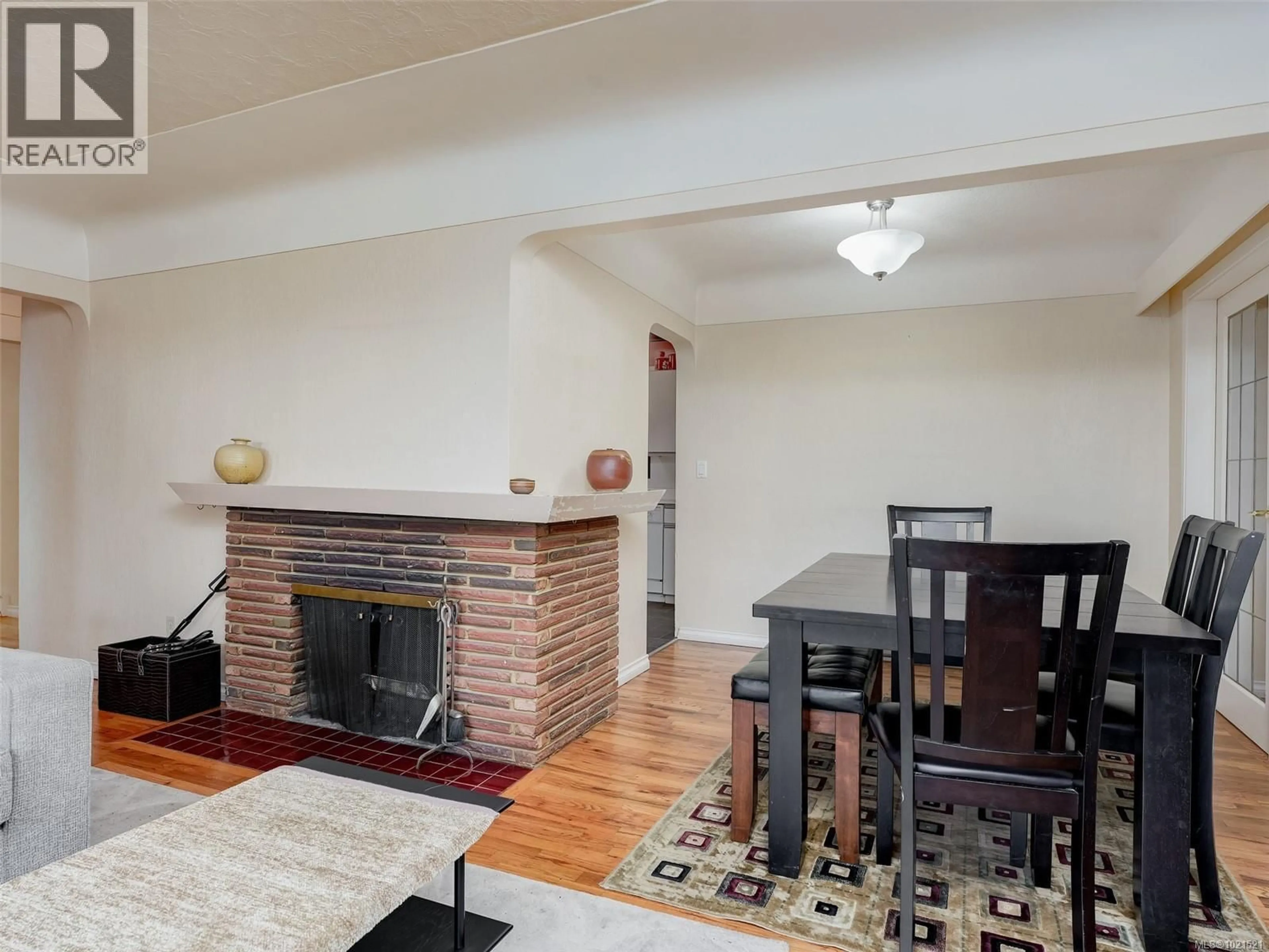 Unknown for 3201 FRECHETTE STREET, Saanich British Columbia V8P4N6