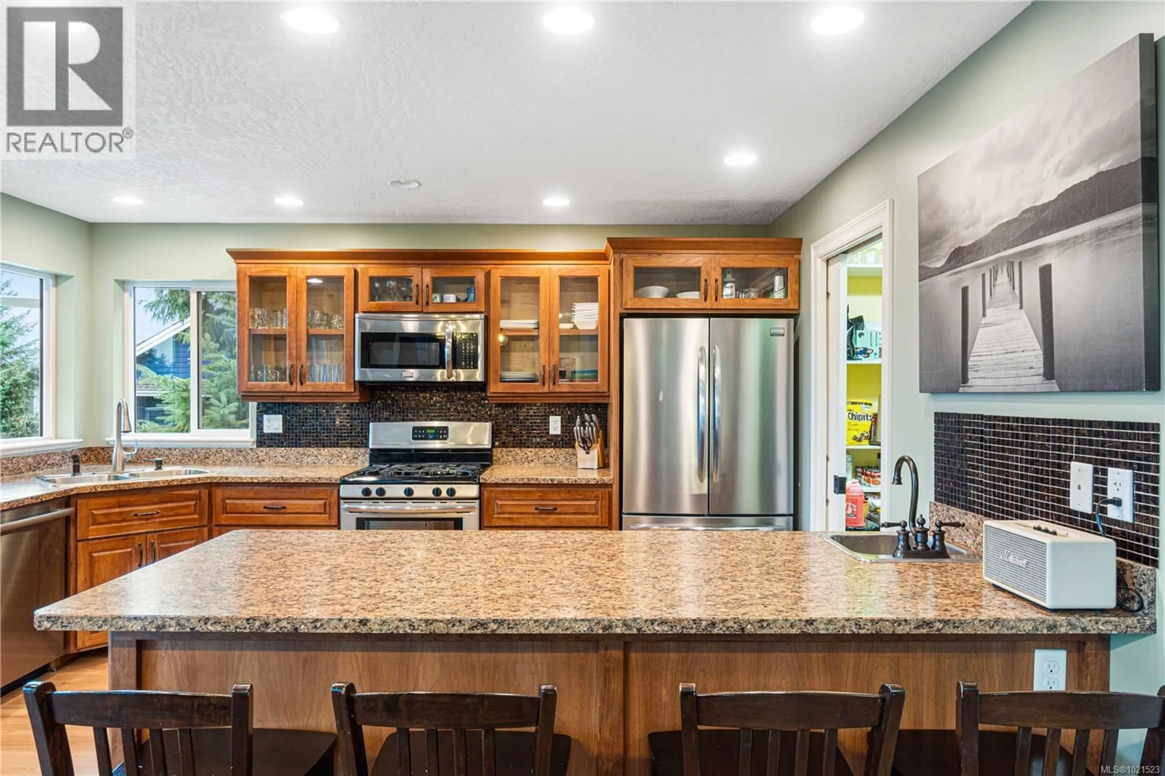 Open concept kitchen, ceramic/tile floor for 1763 MARTINI WAY, Qualicum Beach British Columbia V9K2S3