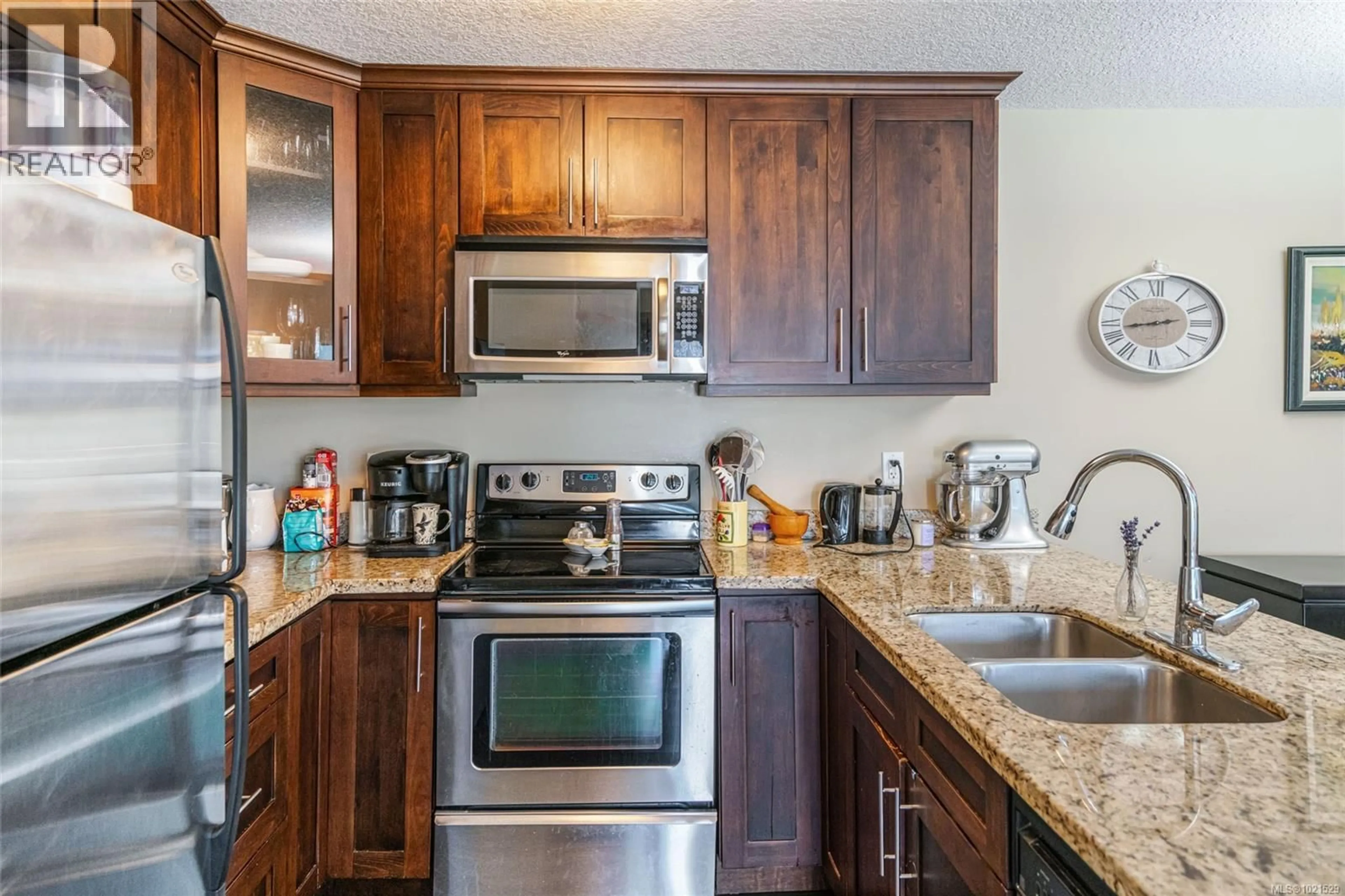 Standard kitchen, unknown for 208 - 257 MOILLIET STREET SOUTH, Parksville British Columbia V9P0B3