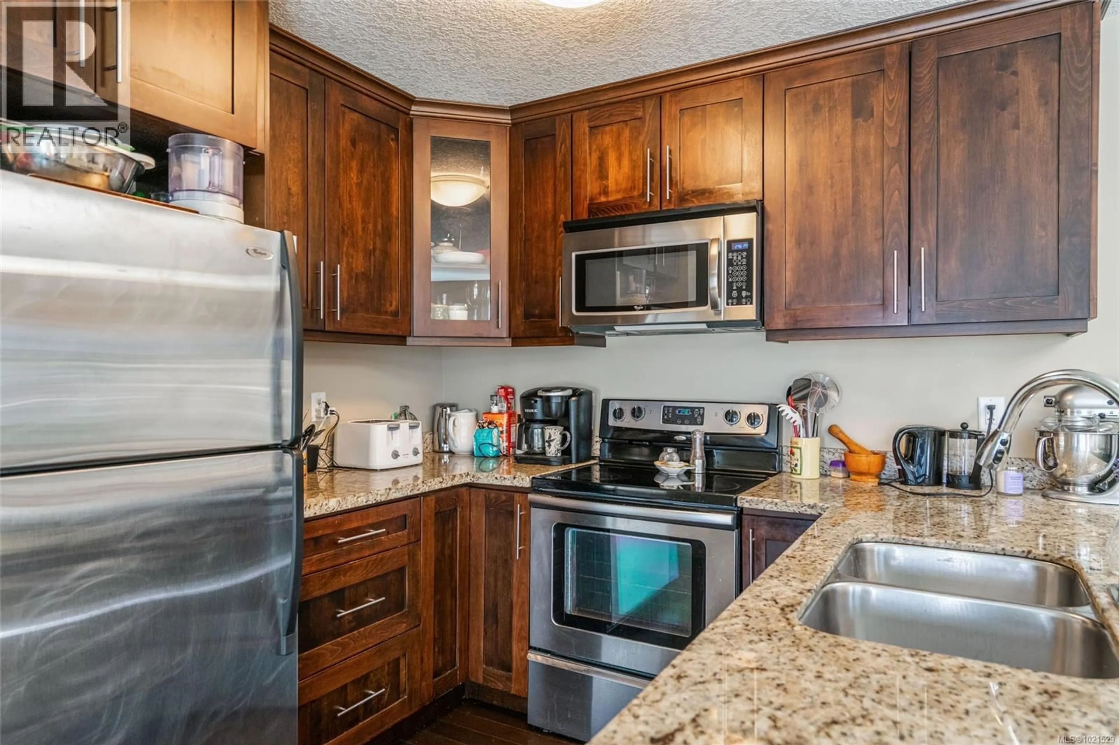 Standard kitchen, unknown for 208 - 257 MOILLIET STREET SOUTH, Parksville British Columbia V9P0B3