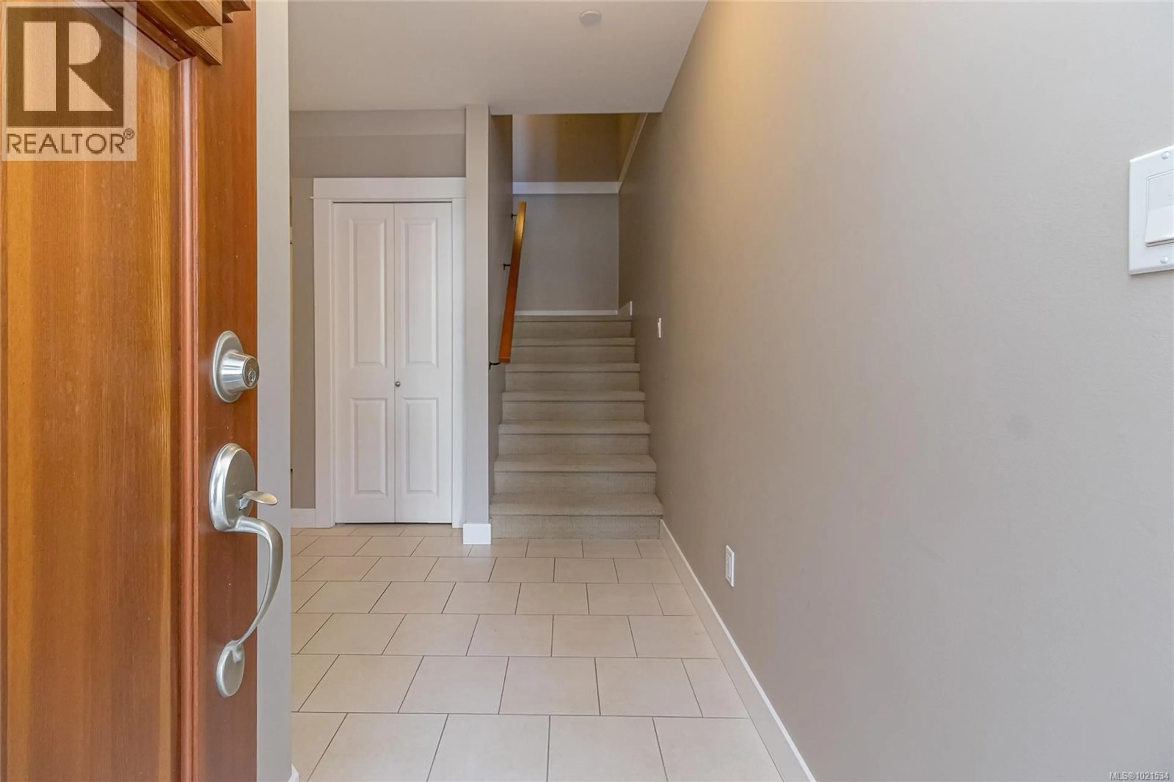 Indoor entryway for 29 - 2319 CHILCO ROAD, View Royal British Columbia V9B0L8