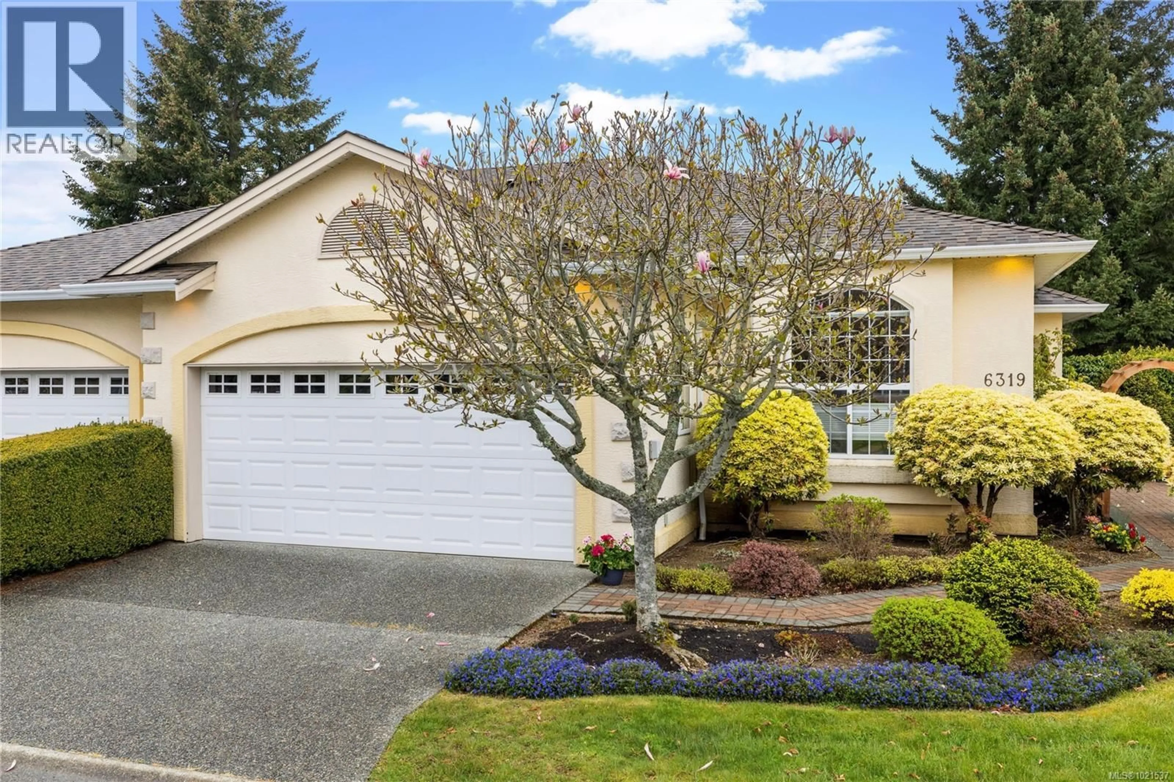 Home with vinyl exterior material, street for 6319 REDONDA PLACE, Nanaimo British Columbia V9V1S8