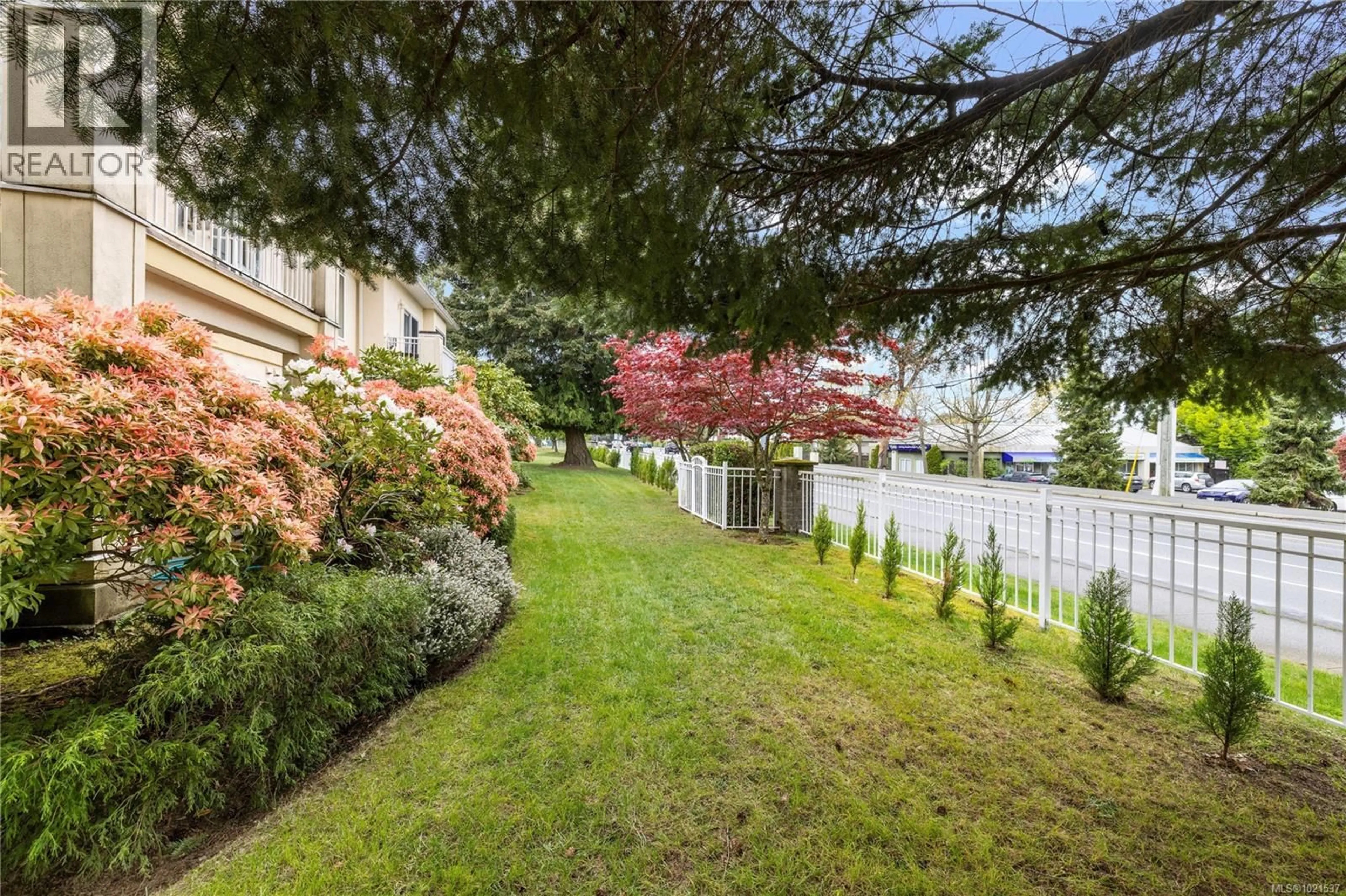 Patio, street for 6319 REDONDA PLACE, Nanaimo British Columbia V9V1S8